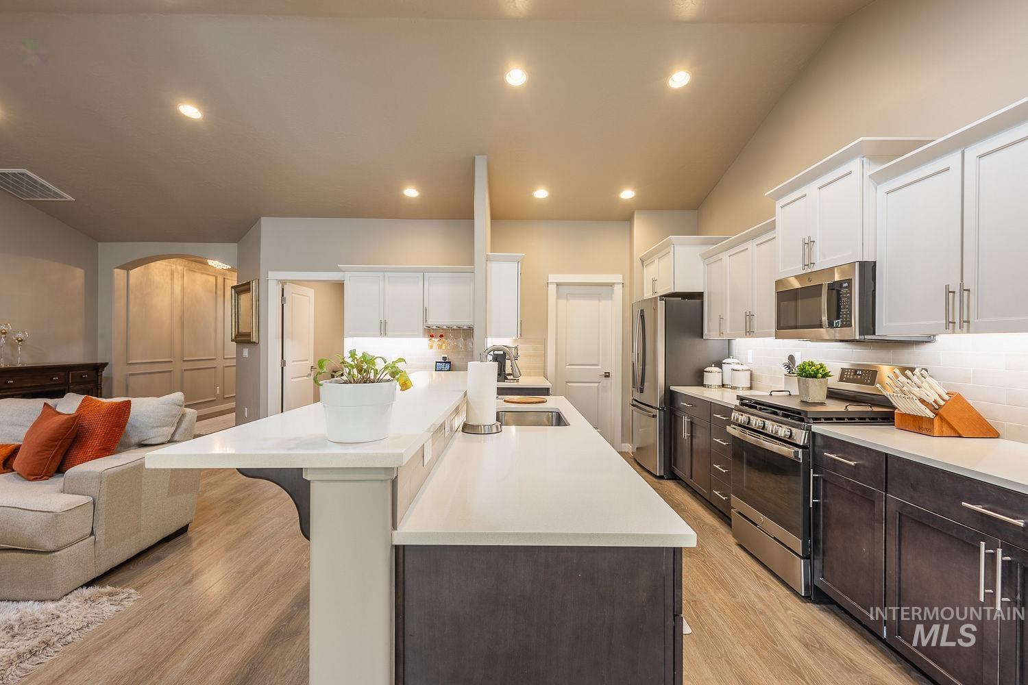 10672 W W Daylily Ave, Star, Idaho 83669, 4 Bedrooms, 3 Bathrooms, Residential For Sale, Price $619,000, 98991521