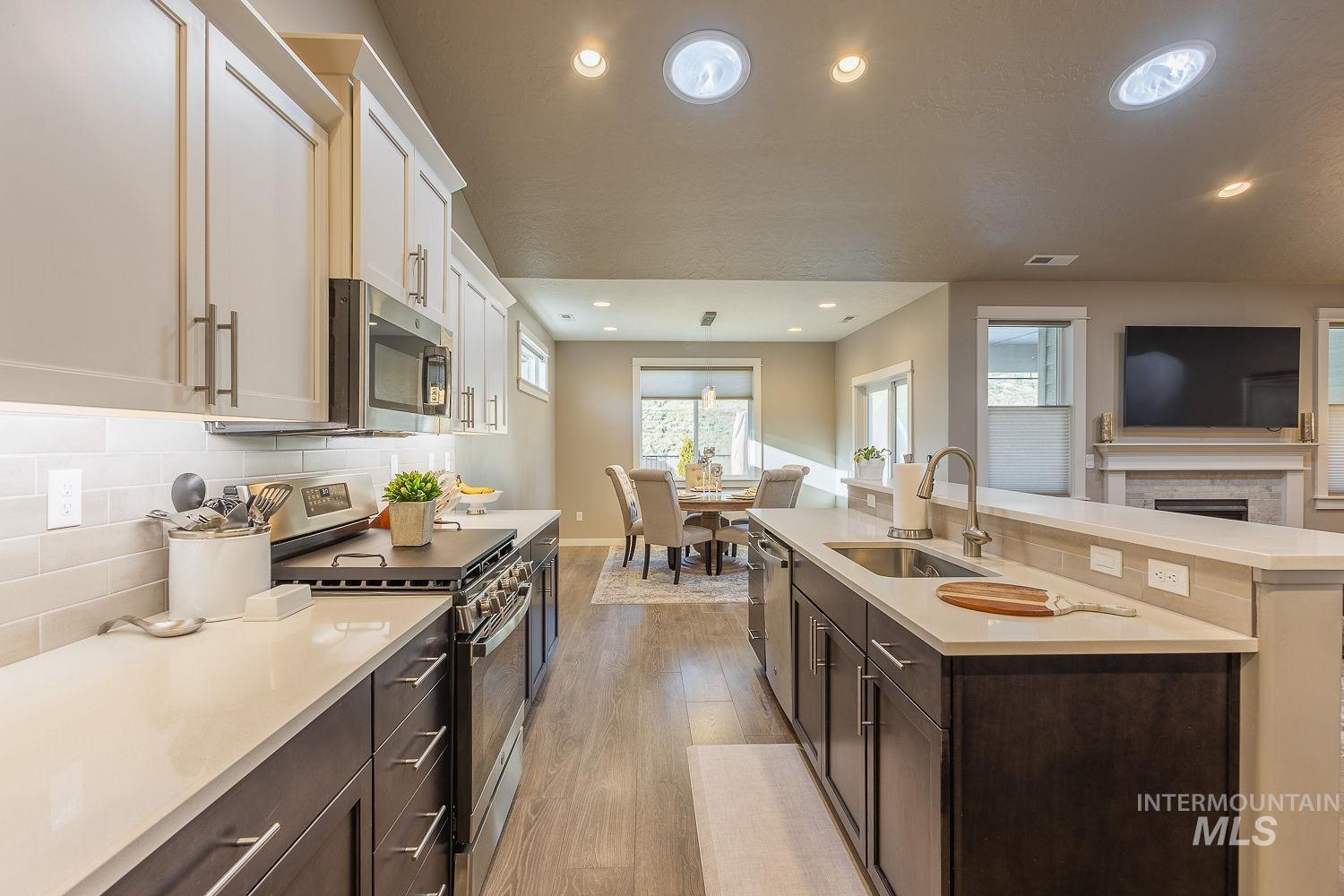 10672 W W Daylily Ave, Star, Idaho 83669, 4 Bedrooms, 3 Bathrooms, Residential For Sale, Price $619,000, 98991521