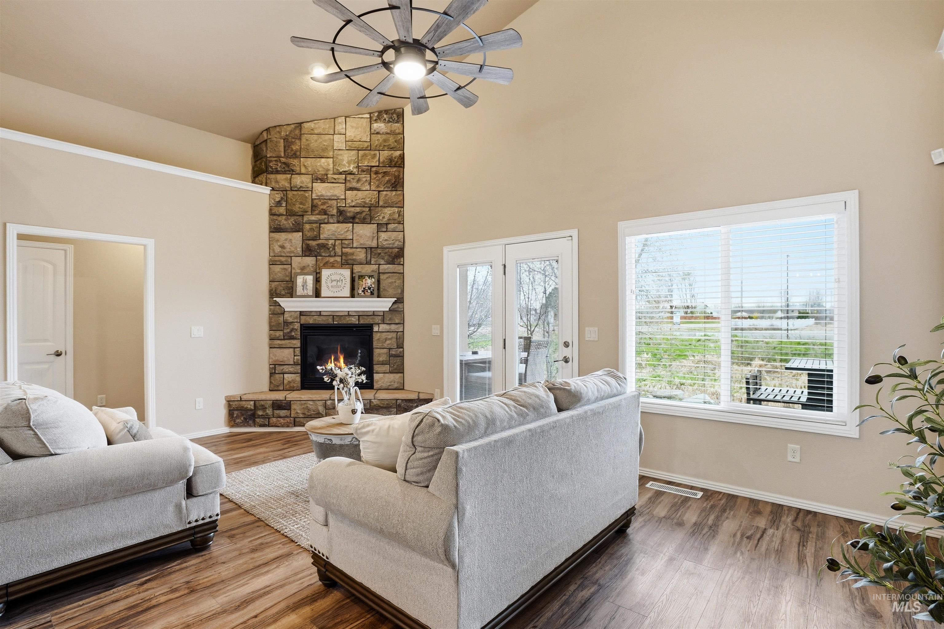 731 Triumph Dr, Middleton, Idaho 83644, 3 Bedrooms, 2 Bathrooms, Residential For Sale, Price $435,000, 98991522