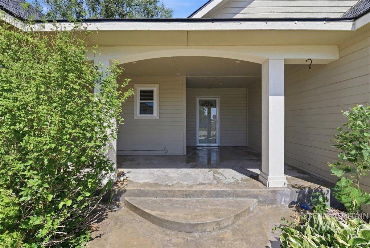 2374 NE Trinity Ave, Mountain Home, Idaho 83647, 3 Bedrooms, 2 Bathrooms, Residential For Sale, Price $365,000,MLS 98991525