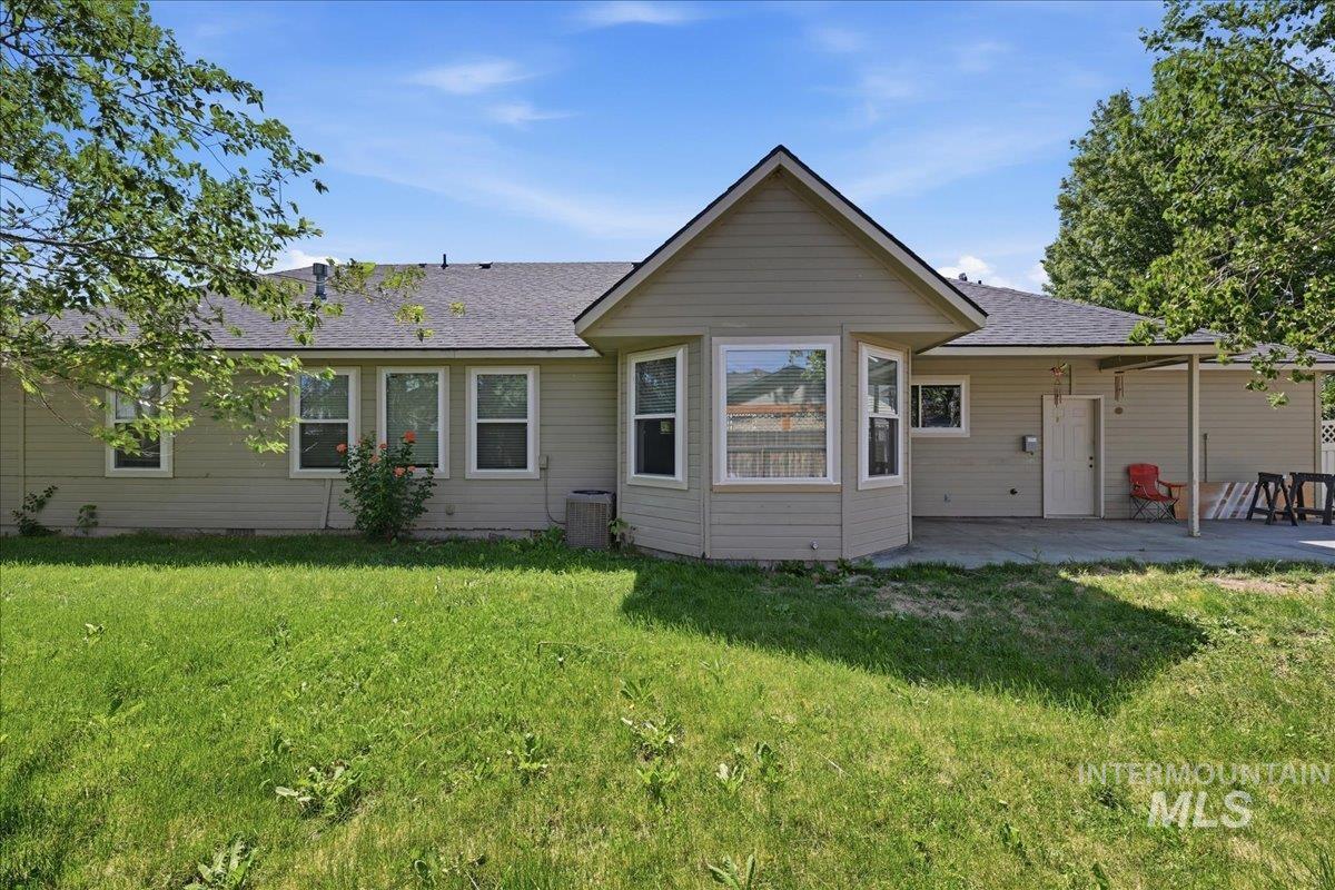 2374 NE Trinity Ave, Mountain Home, Idaho 83647, 3 Bedrooms, 2 Bathrooms, Residential For Sale, Price $365,000,MLS 98991525