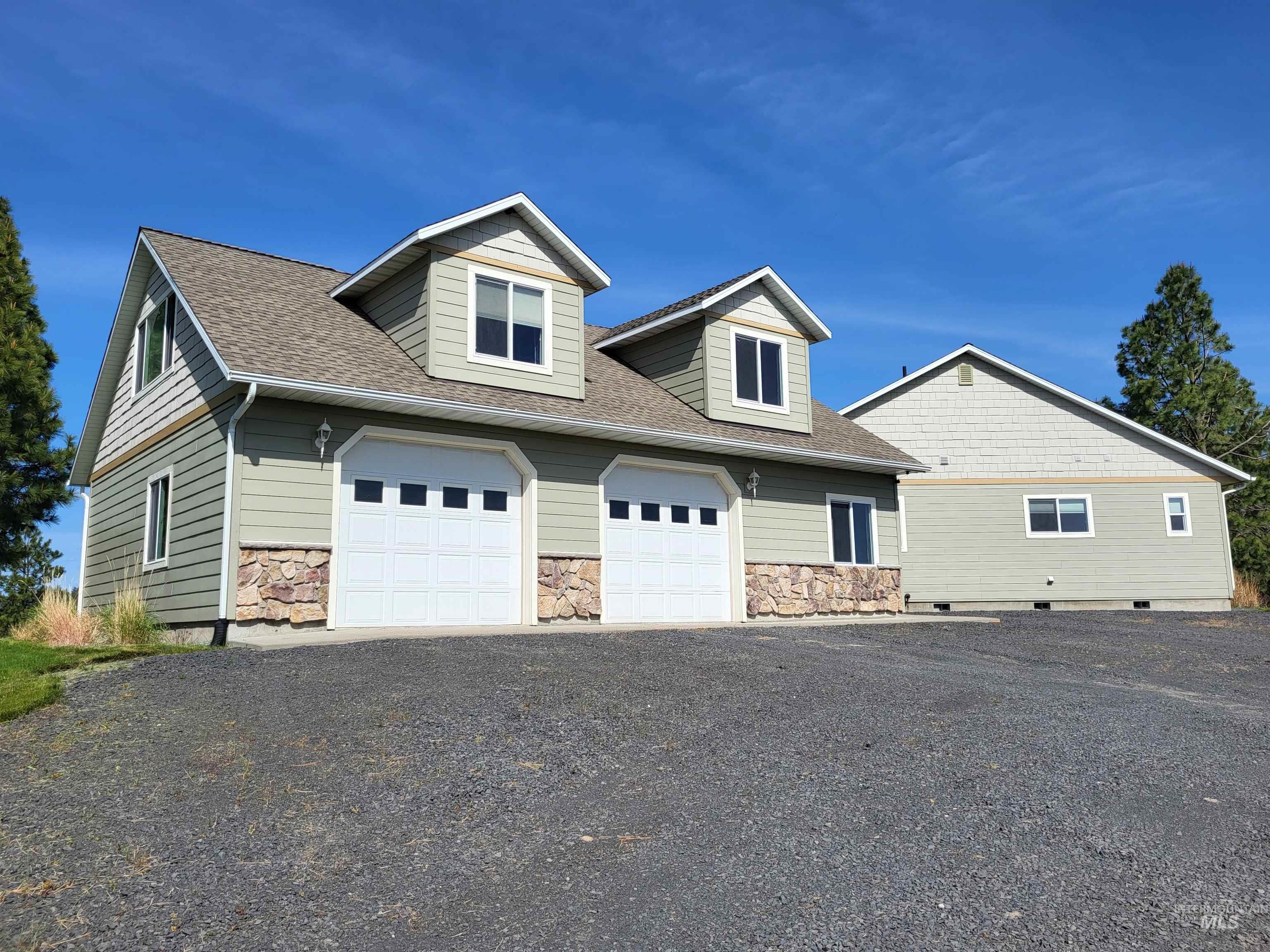 1085 Wallen Road, Moscow, Idaho 83843, 3 Bedrooms, 3 Bathrooms, Residential For Sale, Price $899,000, 98991526