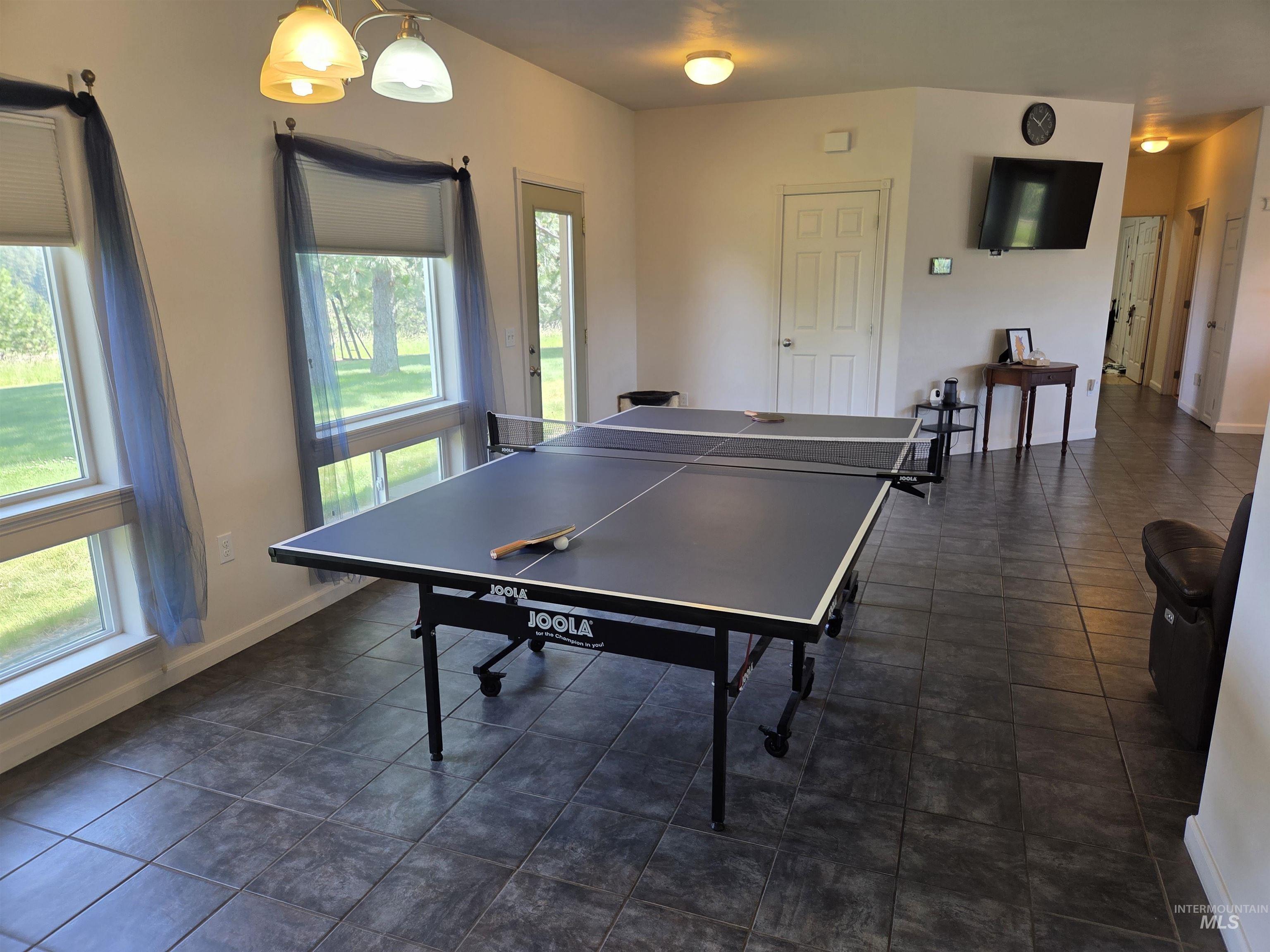 1085 Wallen Road, Moscow, Idaho 83843, 3 Bedrooms, 3 Bathrooms, Residential For Sale, Price $899,000, 98991526