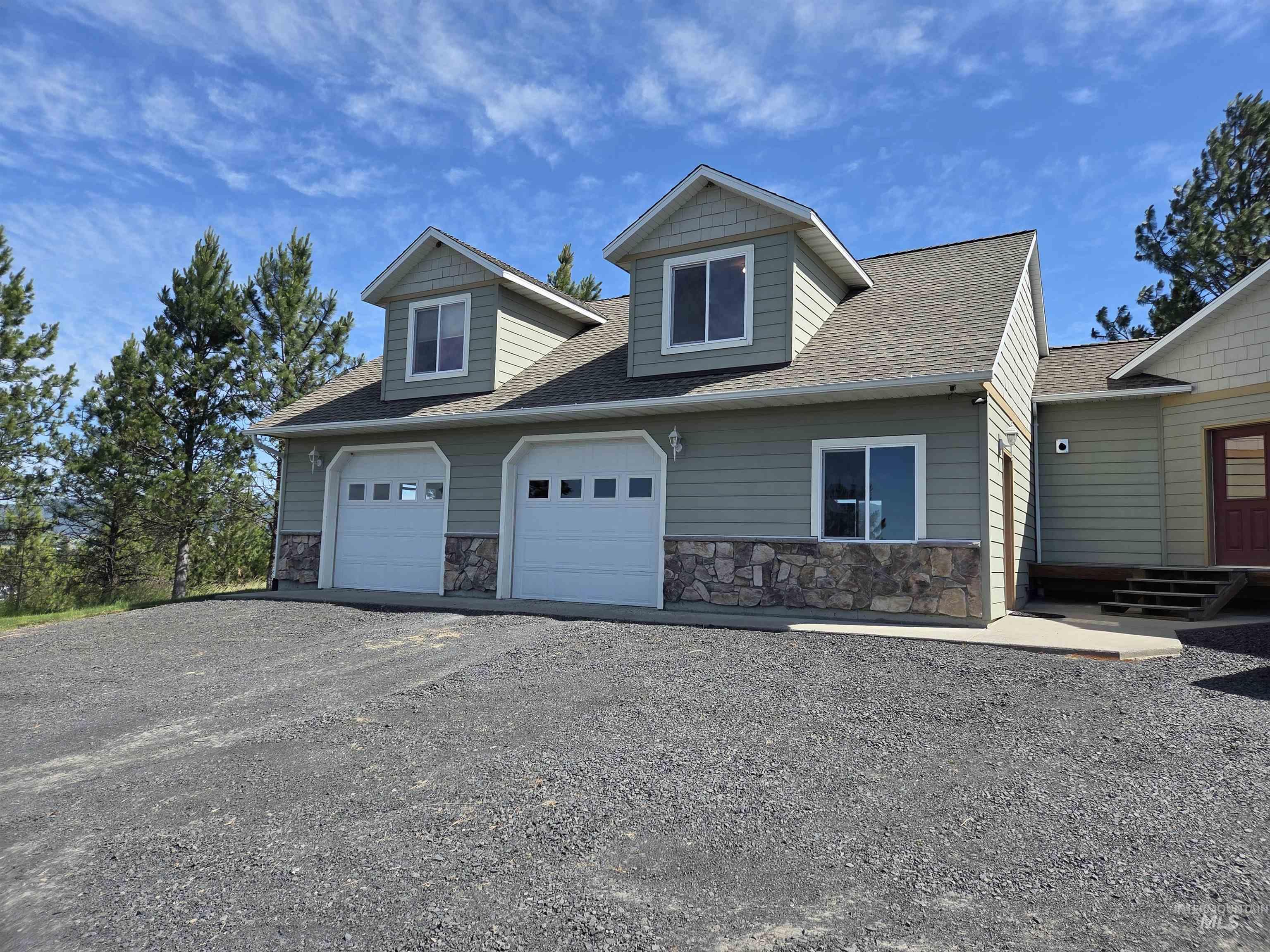 1085 Wallen Road, Moscow, Idaho 83843, 3 Bedrooms, 3 Bathrooms, Residential For Sale, Price $899,000, 98991526
