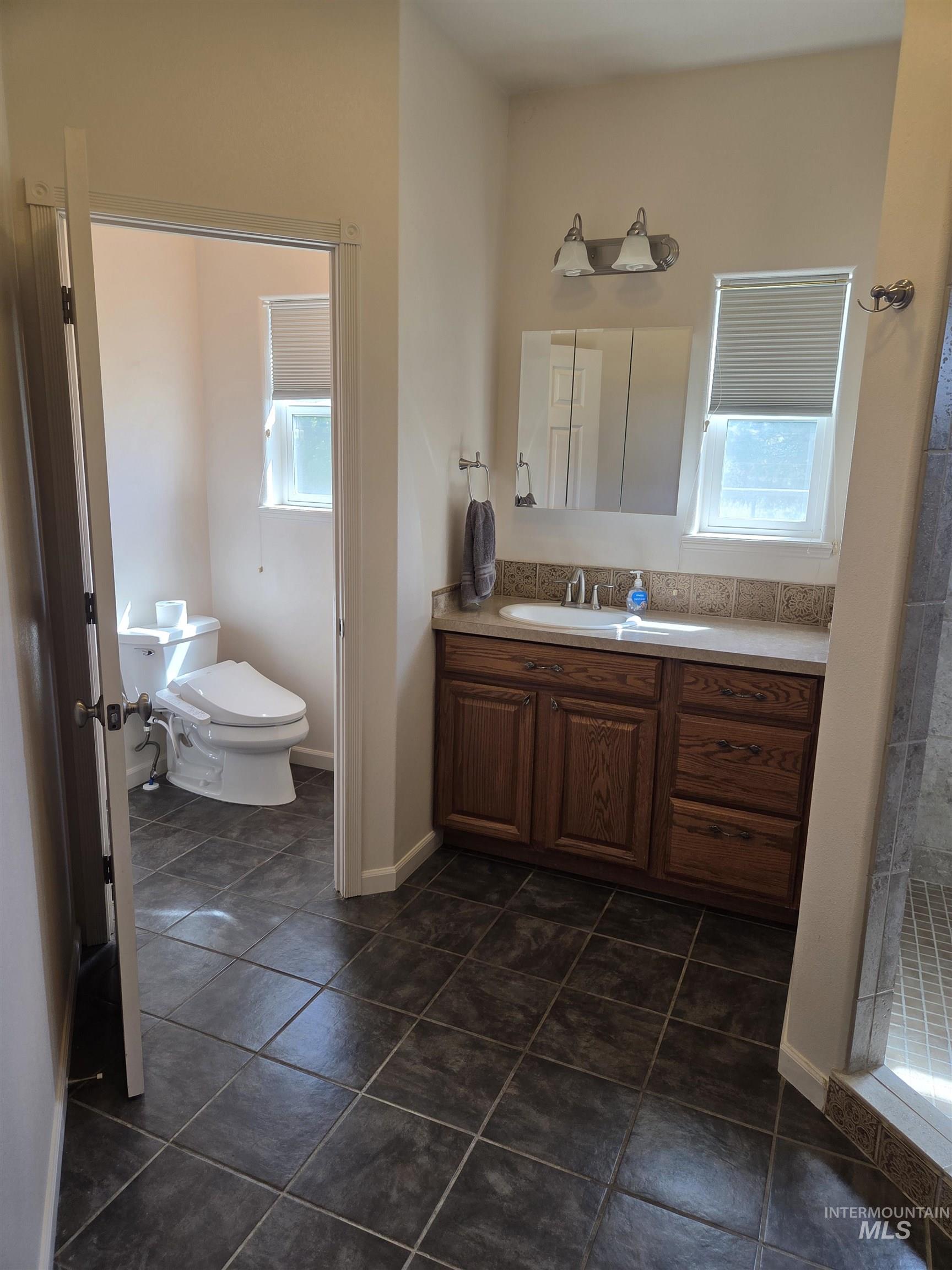 1085 Wallen Road, Moscow, Idaho 83843, 3 Bedrooms, 3 Bathrooms, Residential For Sale, Price $899,000, 98991526
