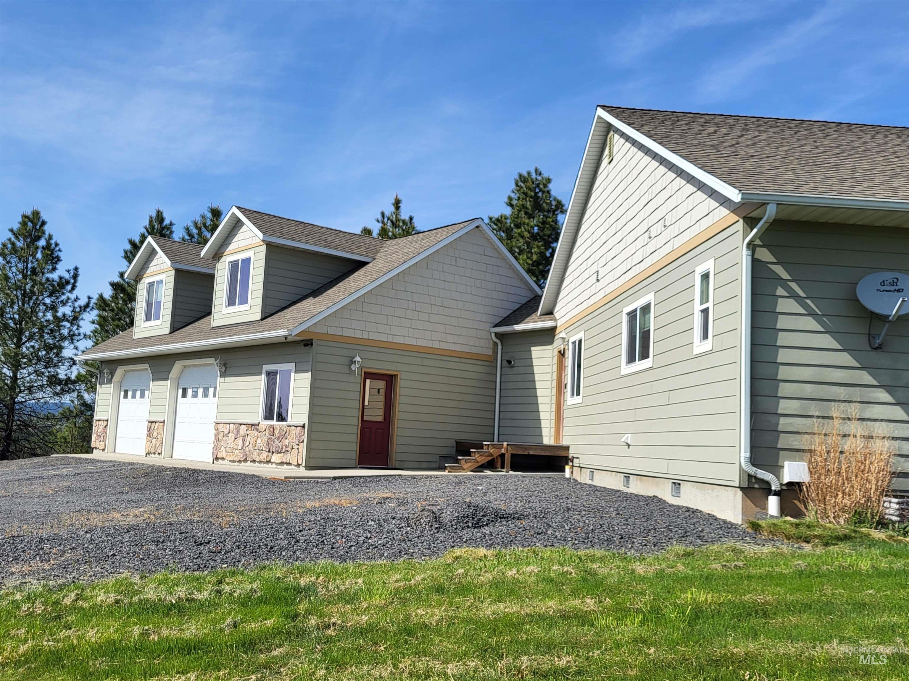 1085 Wallen Road, Moscow, Idaho 83843, 3 Bedrooms, 3 Bathrooms, Residential For Sale, Price $899,000, 98991526