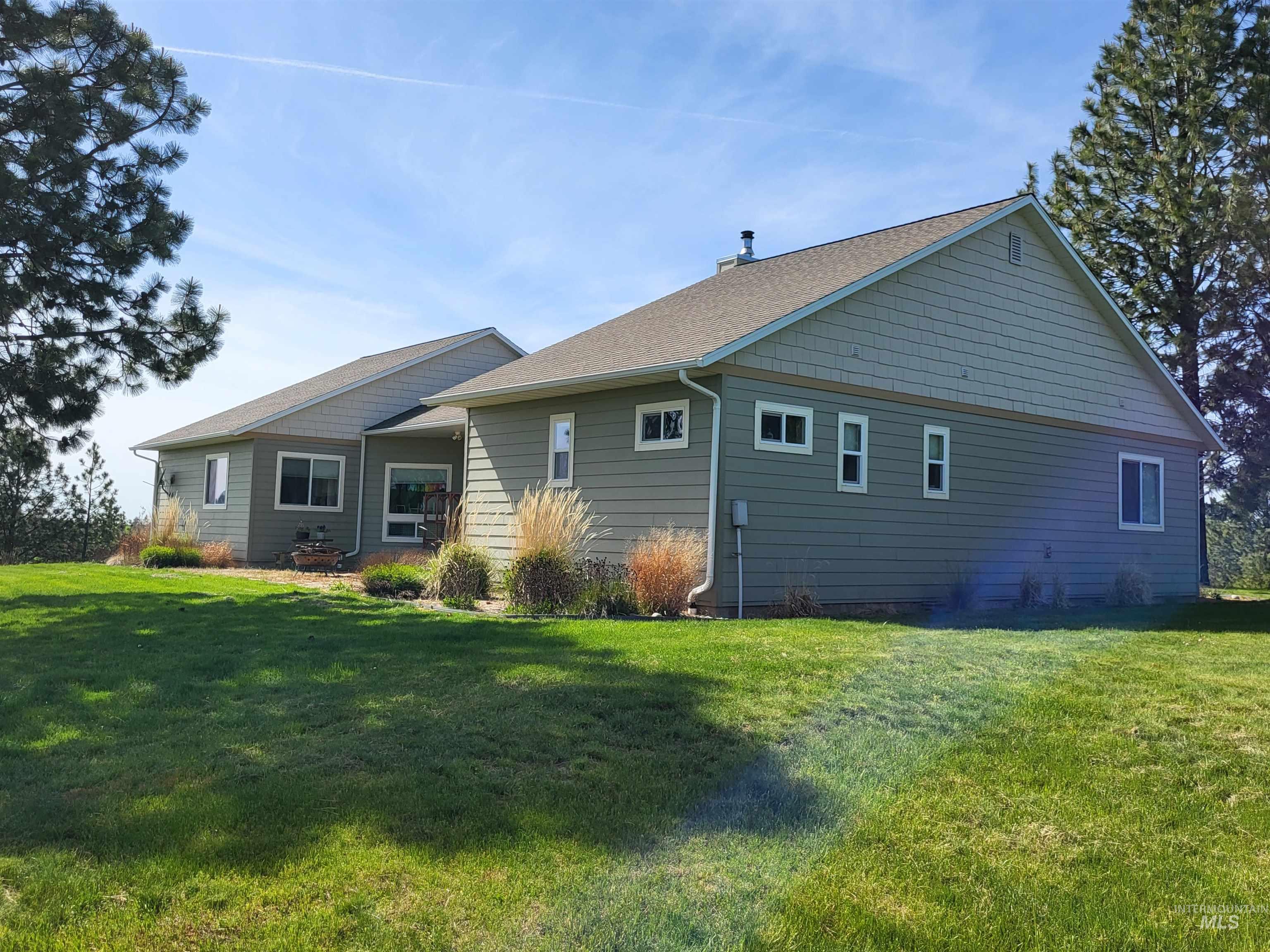 1085 Wallen Road, Moscow, Idaho 83843, 3 Bedrooms, 3 Bathrooms, Residential For Sale, Price $899,000, 98991526