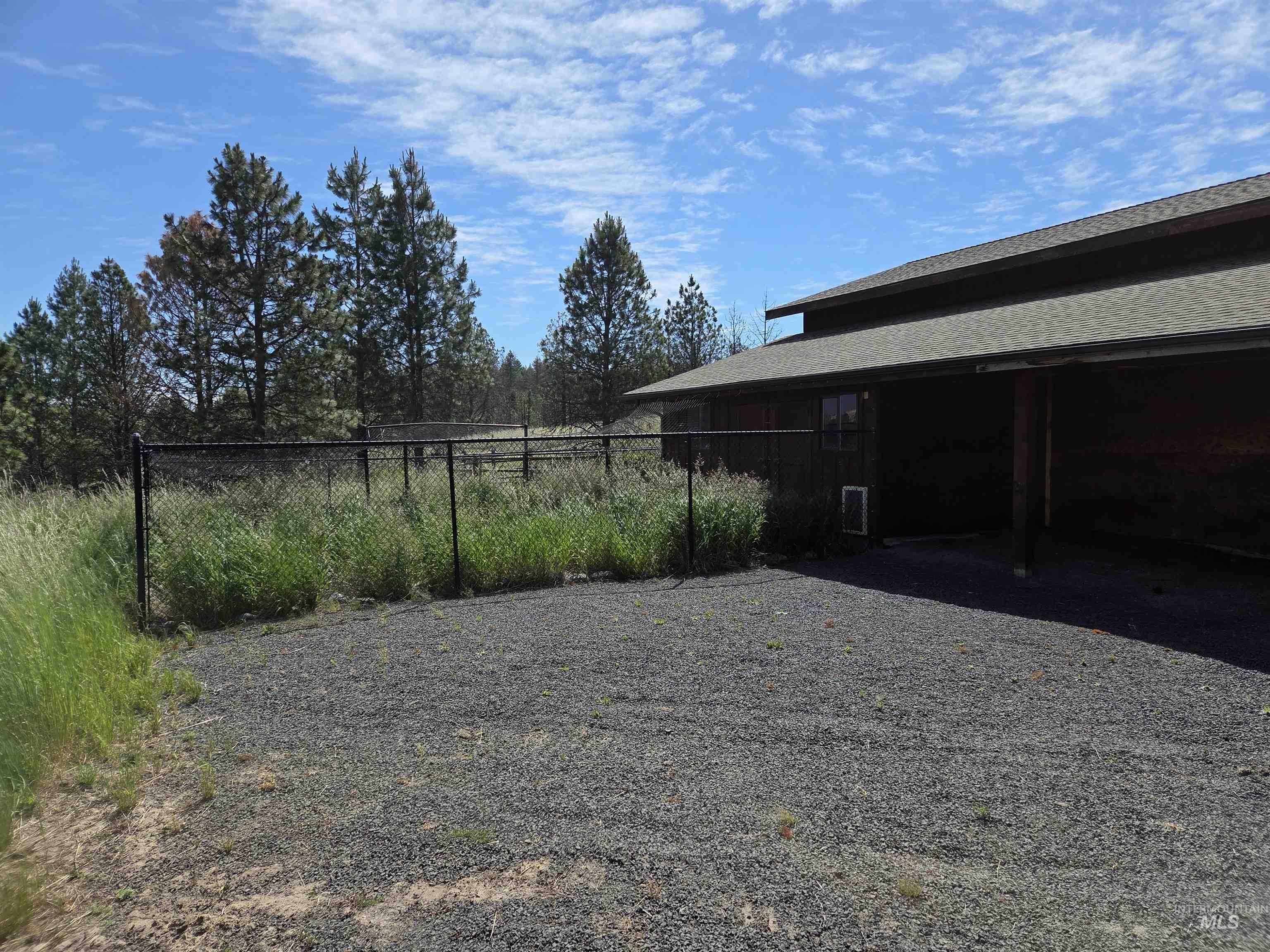 1085 Wallen Road, Moscow, Idaho 83843, 3 Bedrooms, 3 Bathrooms, Residential For Sale, Price $899,000, 98991526