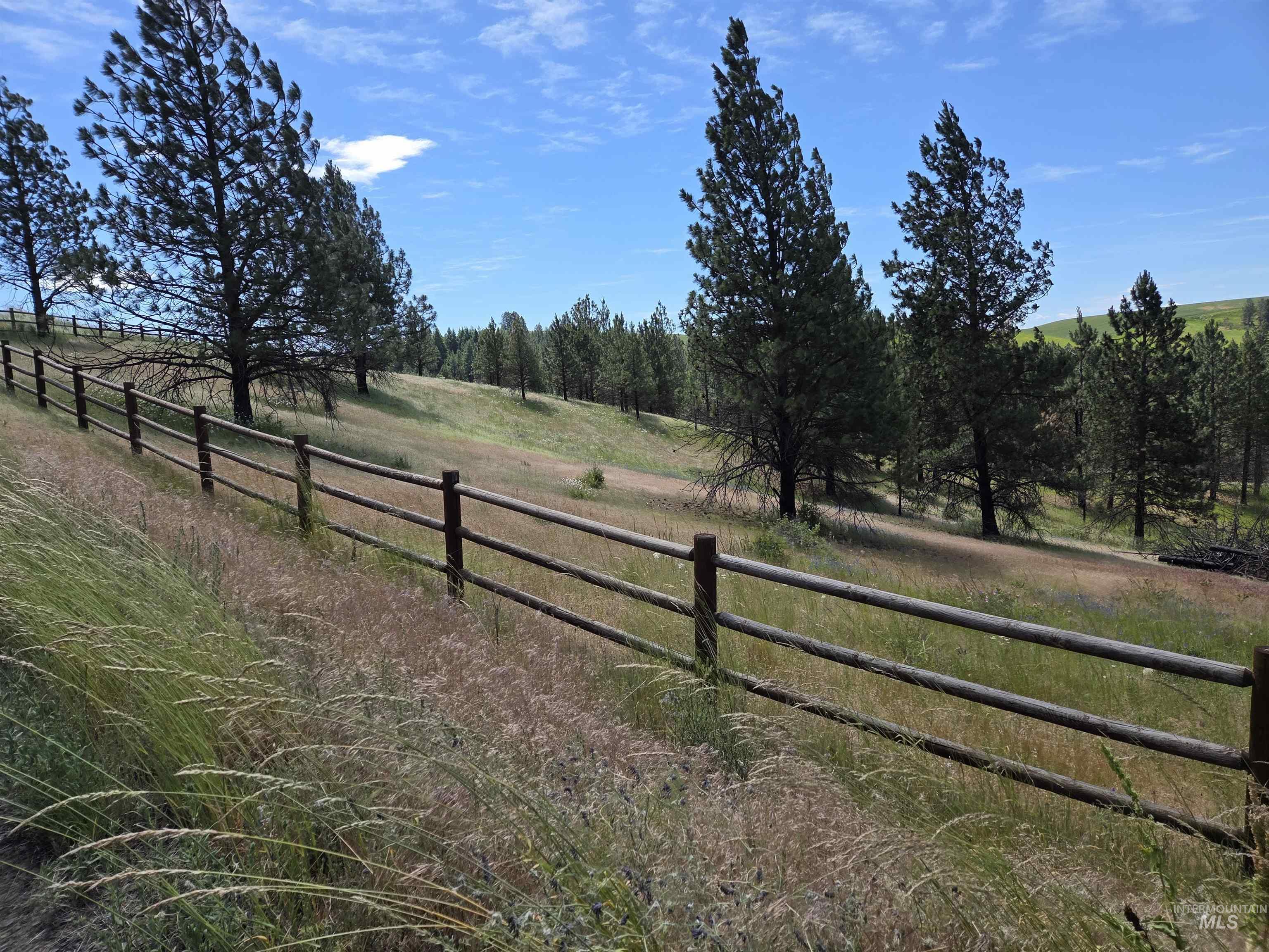 1085 Wallen Road, Moscow, Idaho 83843, 3 Bedrooms, 3 Bathrooms, Residential For Sale, Price $899,000, 98991526