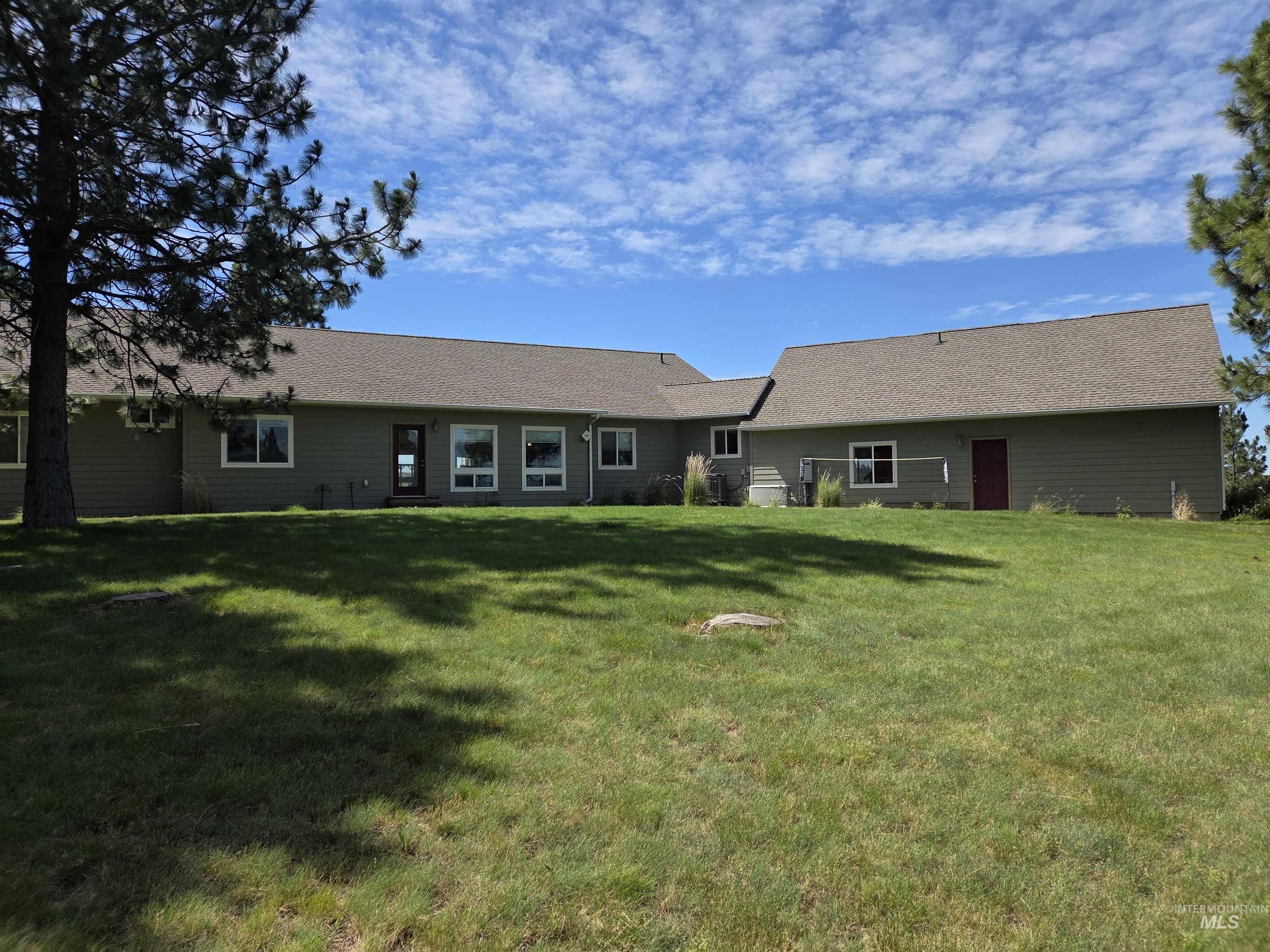 1085 Wallen Road, Moscow, Idaho 83843, 3 Bedrooms, 3 Bathrooms, Residential For Sale, Price $899,000, 98991526