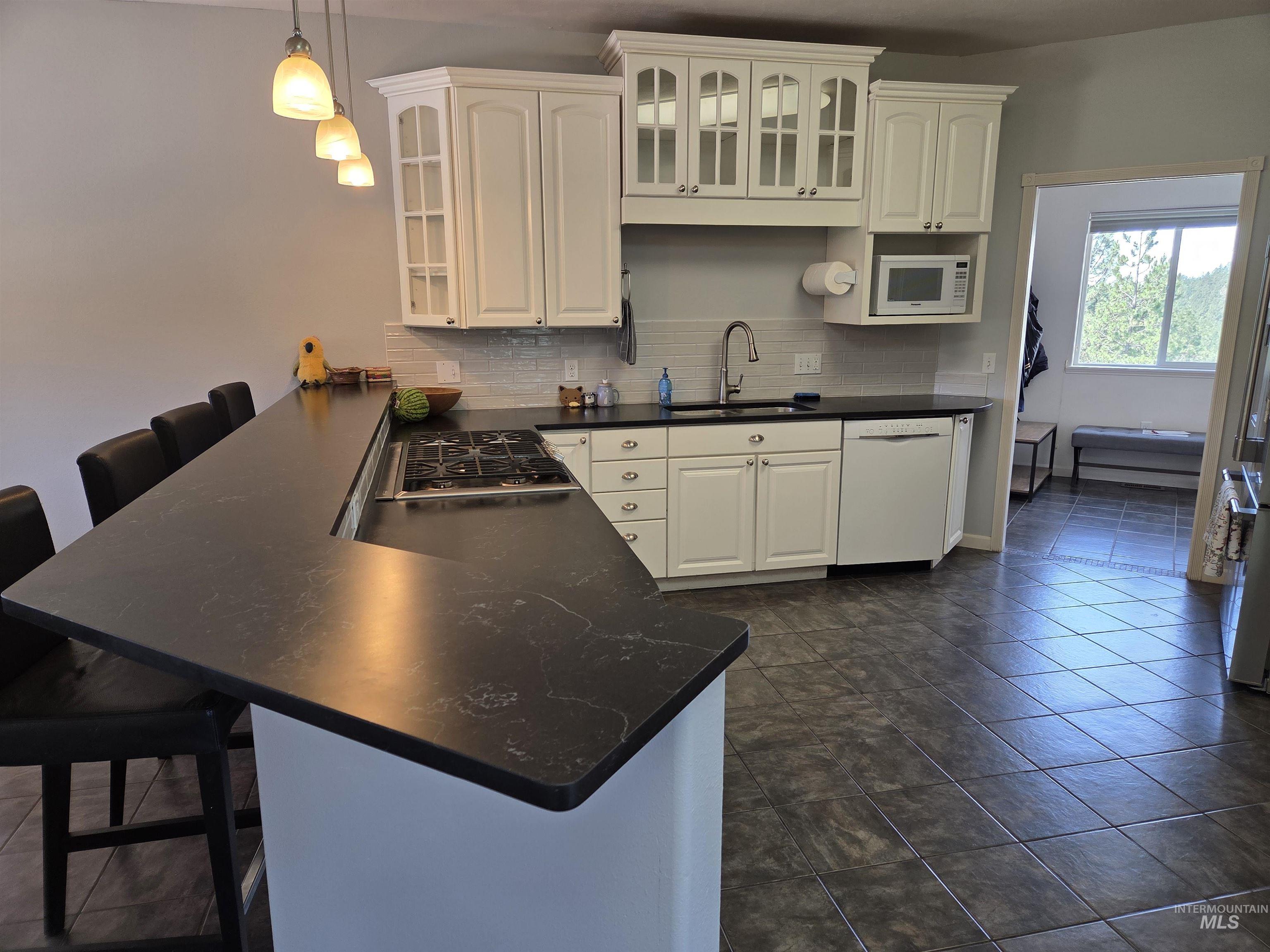 1085 Wallen Road, Moscow, Idaho 83843, 3 Bedrooms, 3 Bathrooms, Residential For Sale, Price $899,000, 98991526