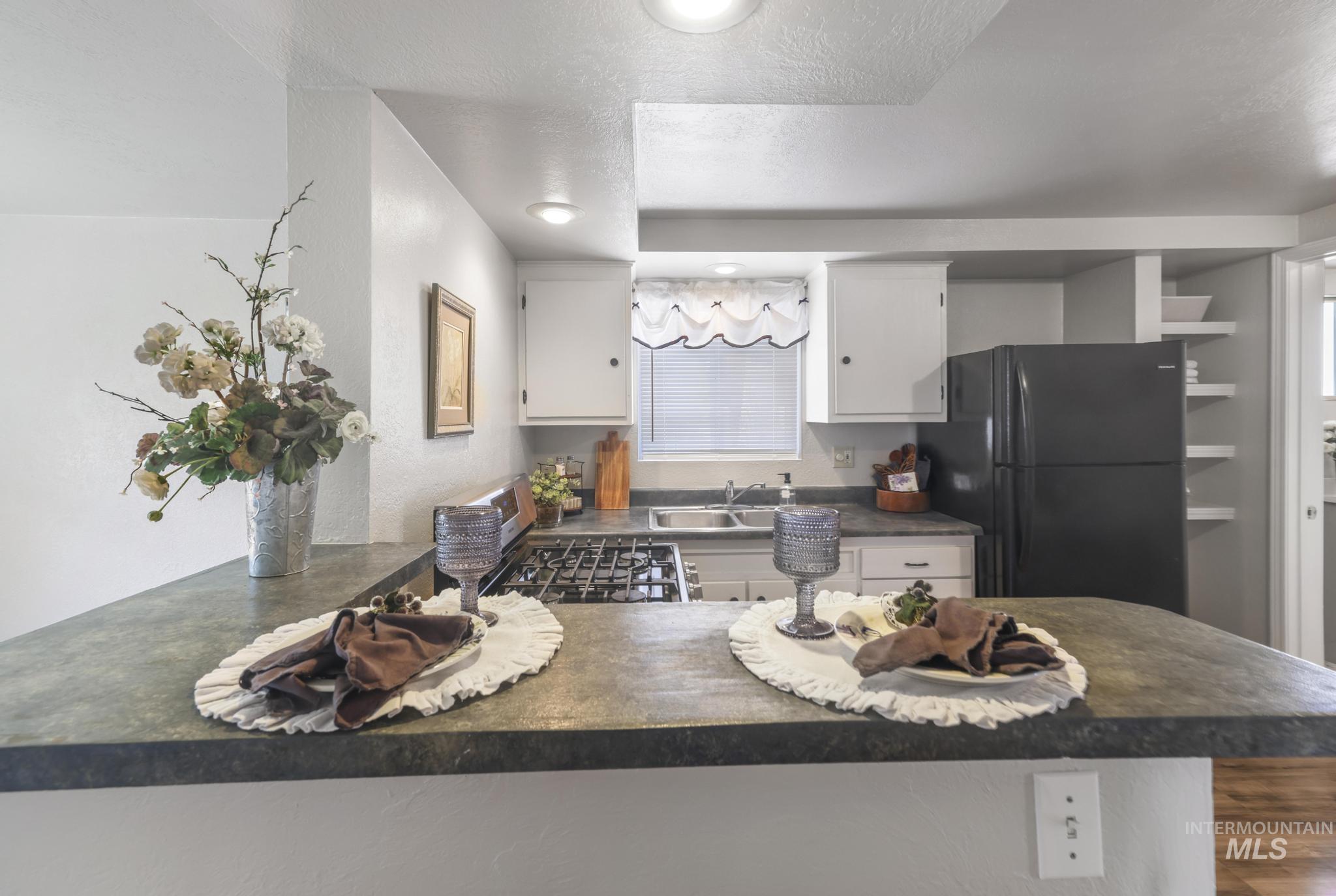 630 3rd Ave West, Twin Falls, Idaho 83301, 2 Bedrooms, 1 Bathroom, Residential For Sale, Price $266,500, 98991528