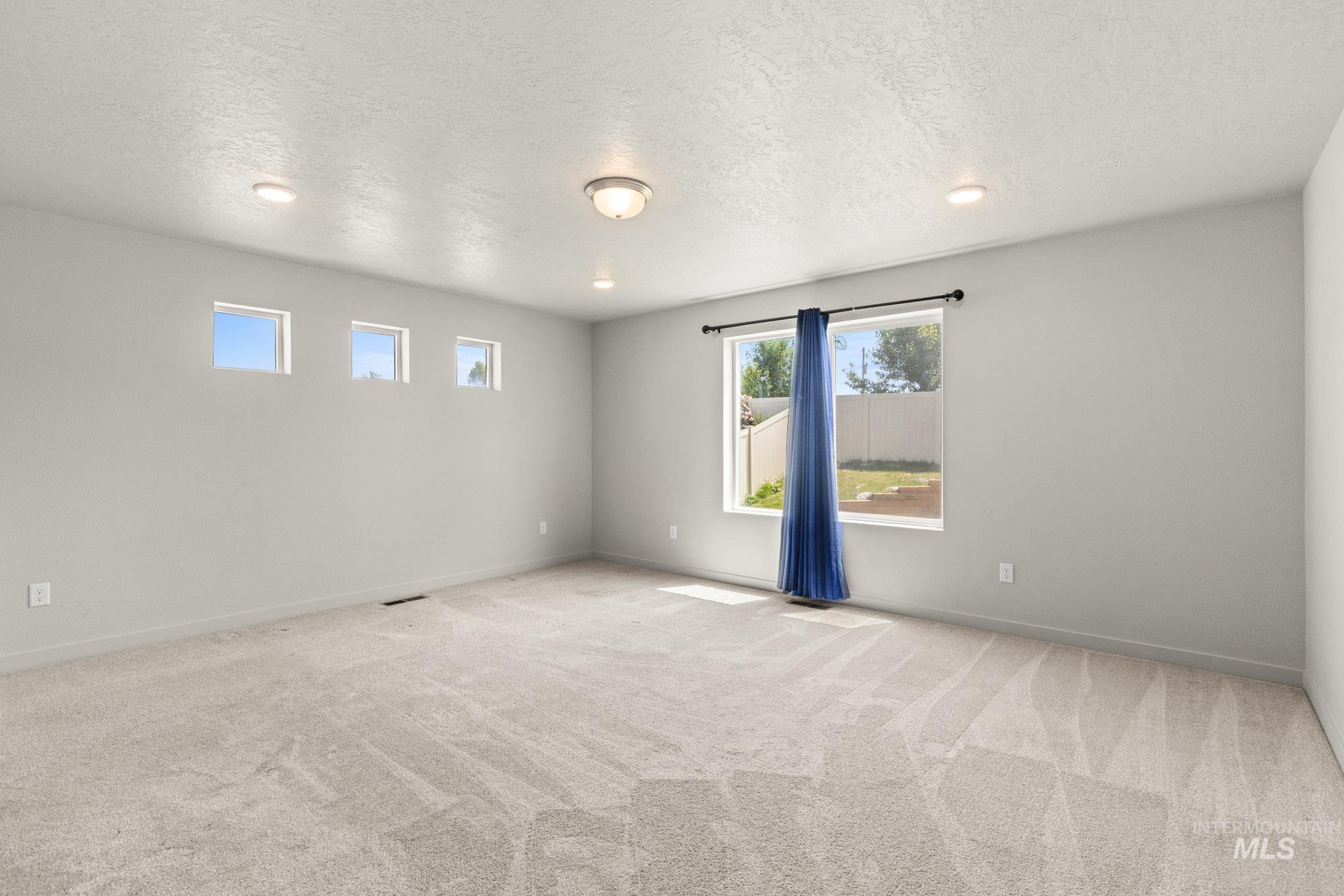 4065 E Eagle Ridge drive, Nampa, Idaho 83686, 5 Bedrooms, 2.5 Bathrooms, Residential For Sale, Price $575,000, 98991529