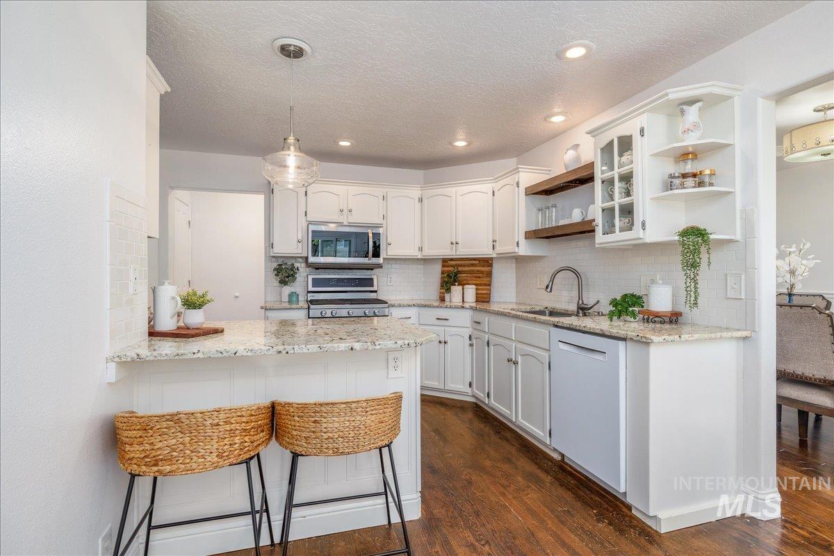 855 W Blue Downs, Meridian, Idaho 83642, 5 Bedrooms, 3.5 Bathrooms, Residential For Sale, Price $630,000, 98991530