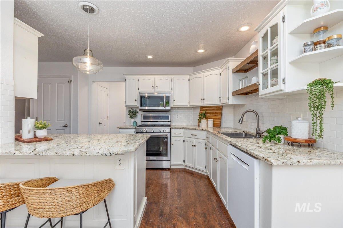 855 W Blue Downs, Meridian, Idaho 83642, 5 Bedrooms, 3.5 Bathrooms, Residential For Sale, Price $630,000, 98991530