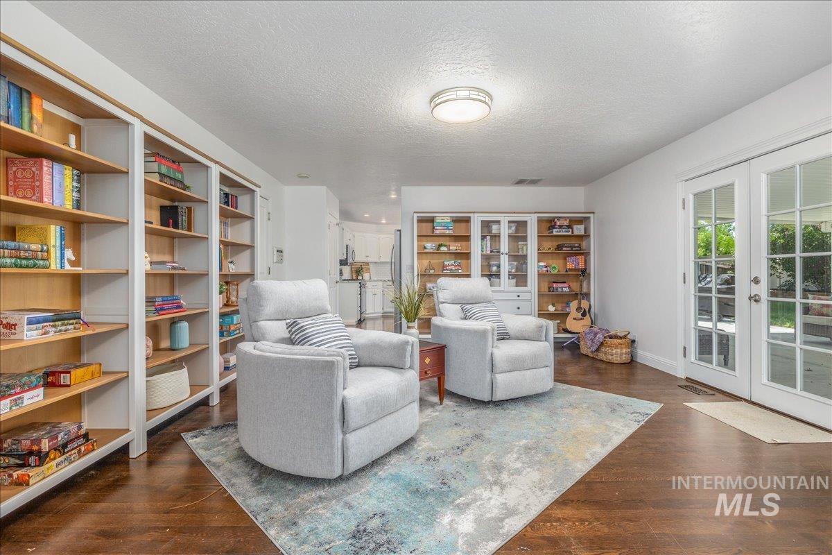 855 W Blue Downs, Meridian, Idaho 83642, 5 Bedrooms, 3.5 Bathrooms, Residential For Sale, Price $630,000, 98991530