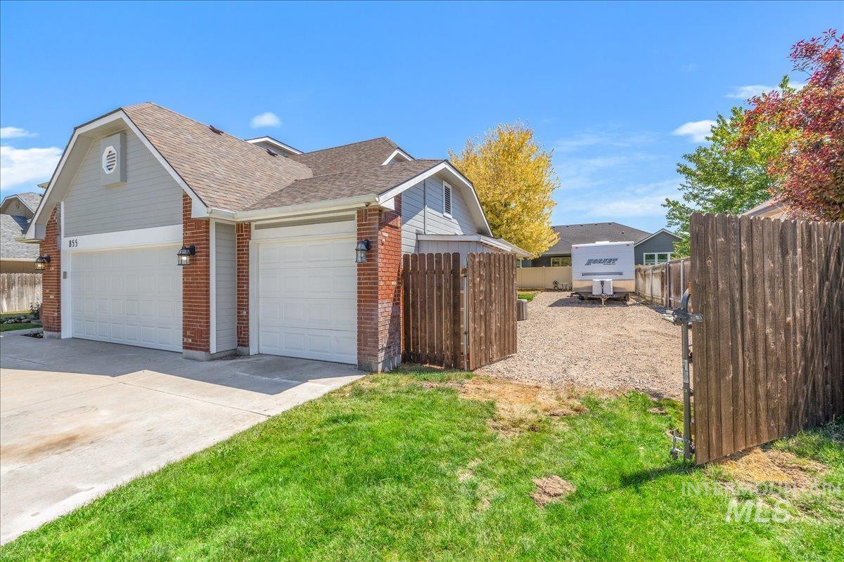 855 W Blue Downs, Meridian, Idaho 83642, 5 Bedrooms, 3.5 Bathrooms, Residential For Sale, Price $630,000, 98991530