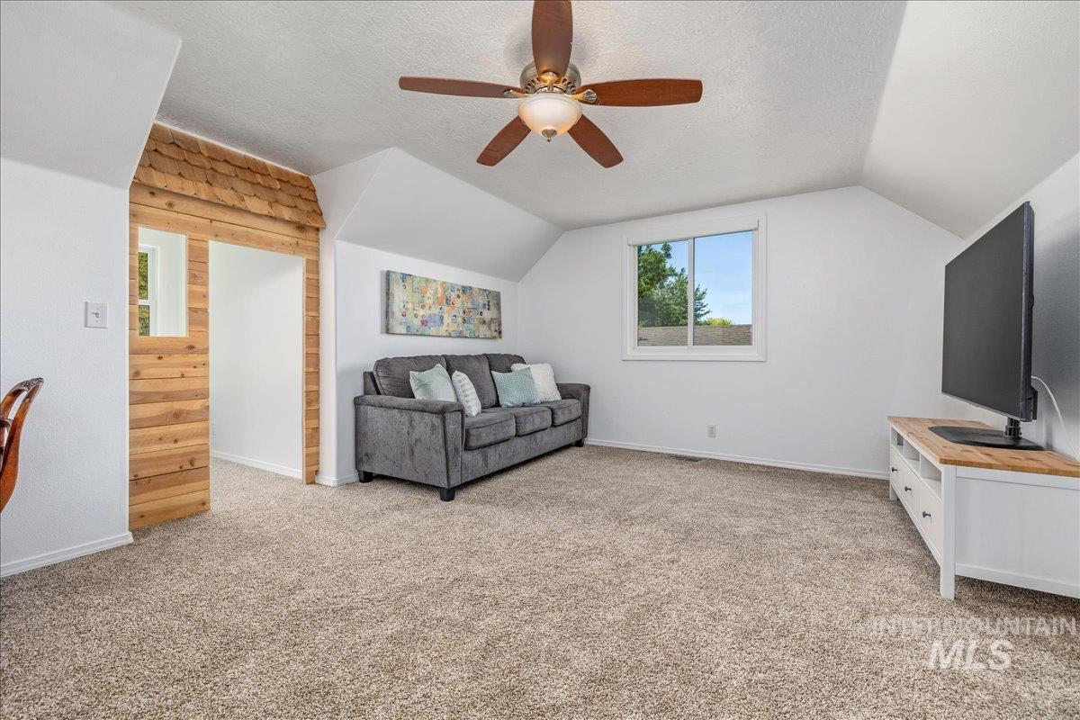 855 W Blue Downs, Meridian, Idaho 83642, 5 Bedrooms, 3.5 Bathrooms, Residential For Sale, Price $630,000, 98991530