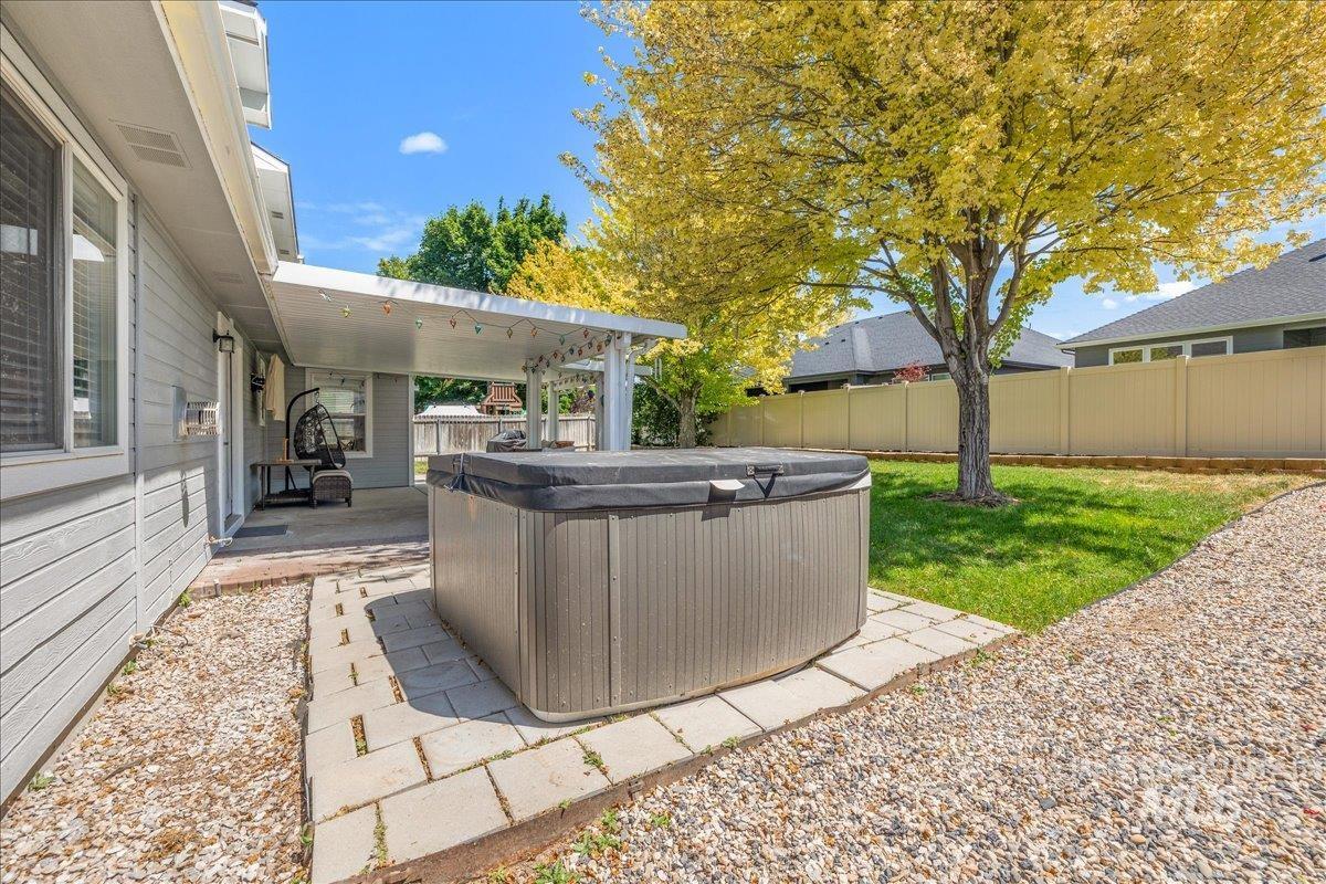855 W Blue Downs, Meridian, Idaho 83642, 5 Bedrooms, 3.5 Bathrooms, Residential For Sale, Price $630,000, 98991530