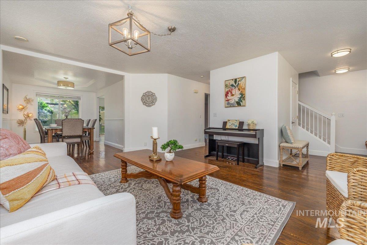 855 W Blue Downs, Meridian, Idaho 83642, 5 Bedrooms, 3.5 Bathrooms, Residential For Sale, Price $630,000, 98991530