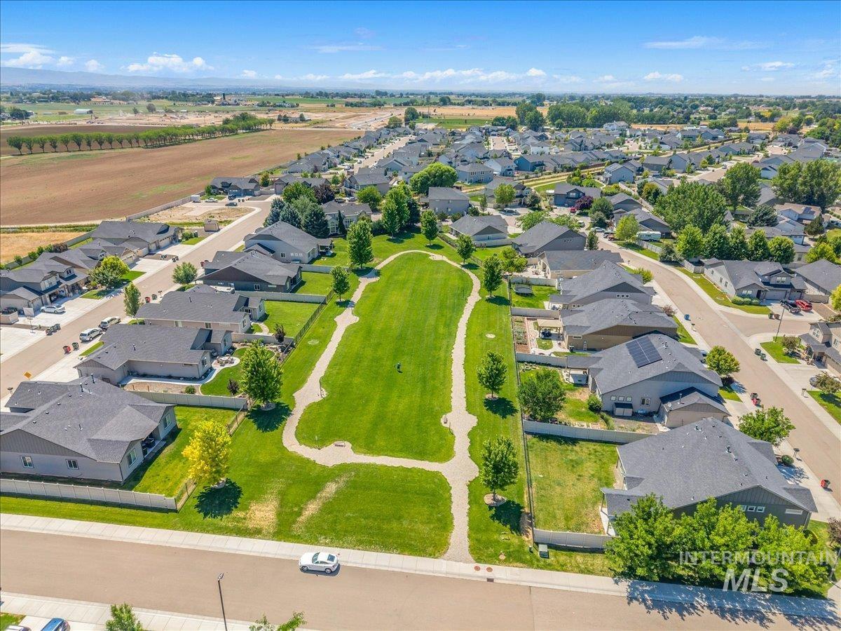 855 W Blue Downs, Meridian, Idaho 83642, 5 Bedrooms, 3.5 Bathrooms, Residential For Sale, Price $630,000, 98991530