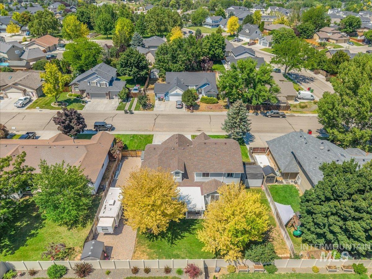 855 W Blue Downs, Meridian, Idaho 83642, 5 Bedrooms, 3.5 Bathrooms, Residential For Sale, Price $630,000, 98991530