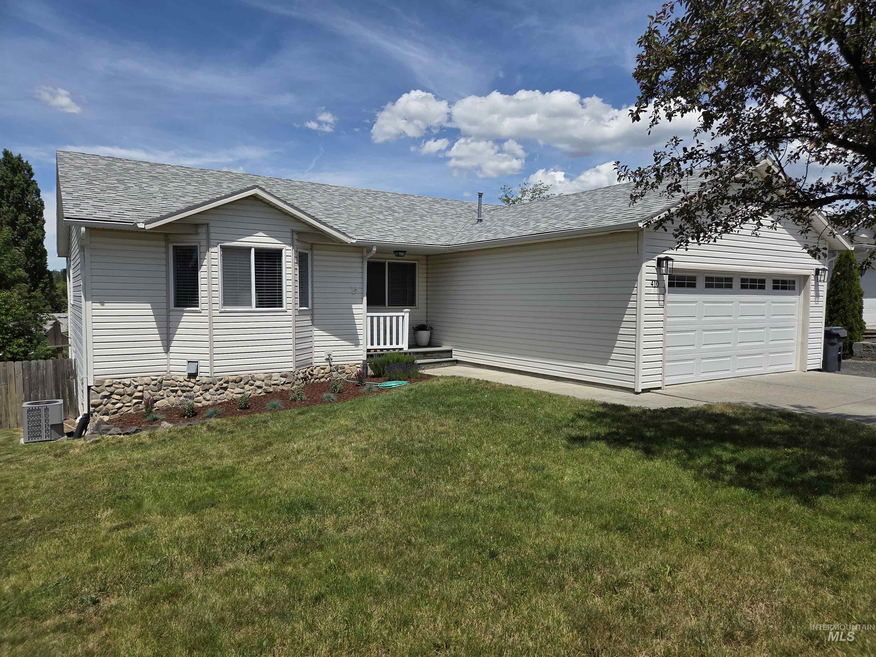 410 Gambels Lane, Moscow, Idaho 83843, 3 Bedrooms, 3 Bathrooms, Residential For Sale, Price $499,000, 98991531