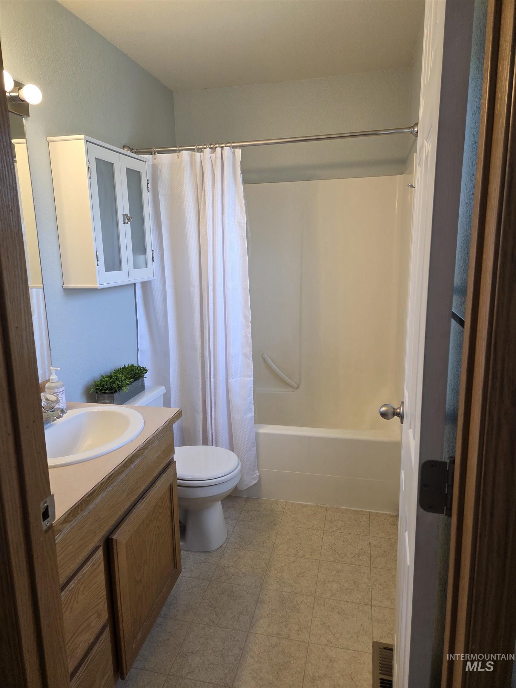 410 Gambels Lane, Moscow, Idaho 83843, 3 Bedrooms, 3 Bathrooms, Residential For Sale, Price $499,000, 98991531