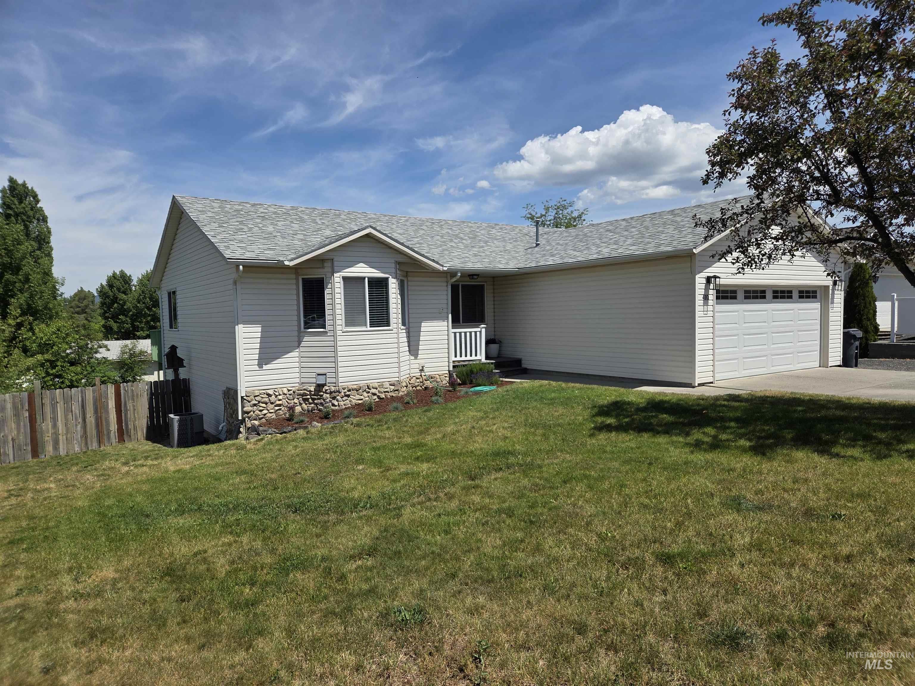410 Gambels Lane, Moscow, Idaho 83843, 3 Bedrooms, 3 Bathrooms, Residential For Sale, Price $499,000, 98991531