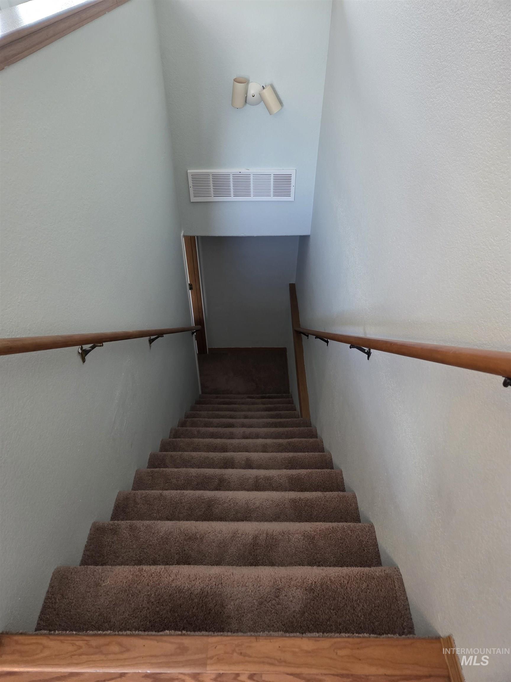 410 Gambels Lane, Moscow, Idaho 83843, 3 Bedrooms, 3 Bathrooms, Residential For Sale, Price $499,000, 98991531