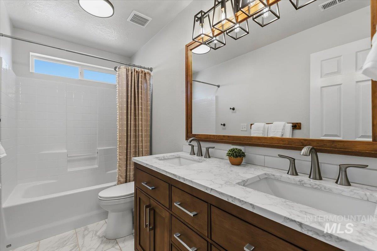 12310 W Hidden Point Dr, Star, Idaho 83669, 4 Bedrooms, 2.5 Bathrooms, Residential For Sale, Price $650,000, 98991532