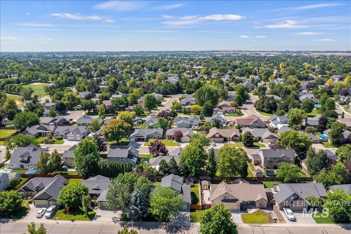 1739 W Tumble Creek, Meridian, Idaho 83646, 4 Bedrooms, 2.5 Bathrooms, Residential For Sale, Price $525,000, 98991533