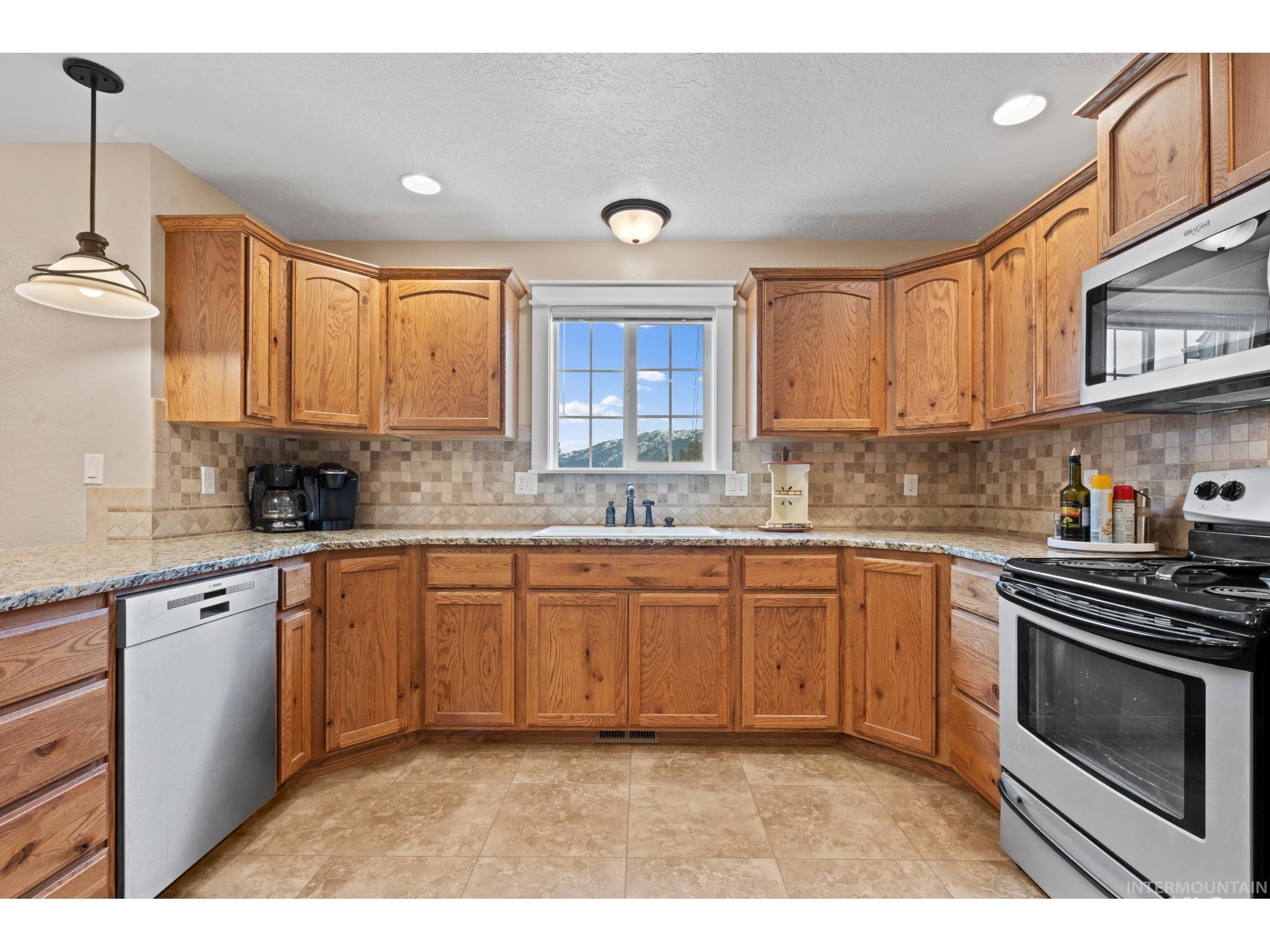 23 Veterinary Way, Garden Valley, Idaho 83622, 3 Bedrooms, 2 Bathrooms, Residential For Sale, Price $679,900, 98991535