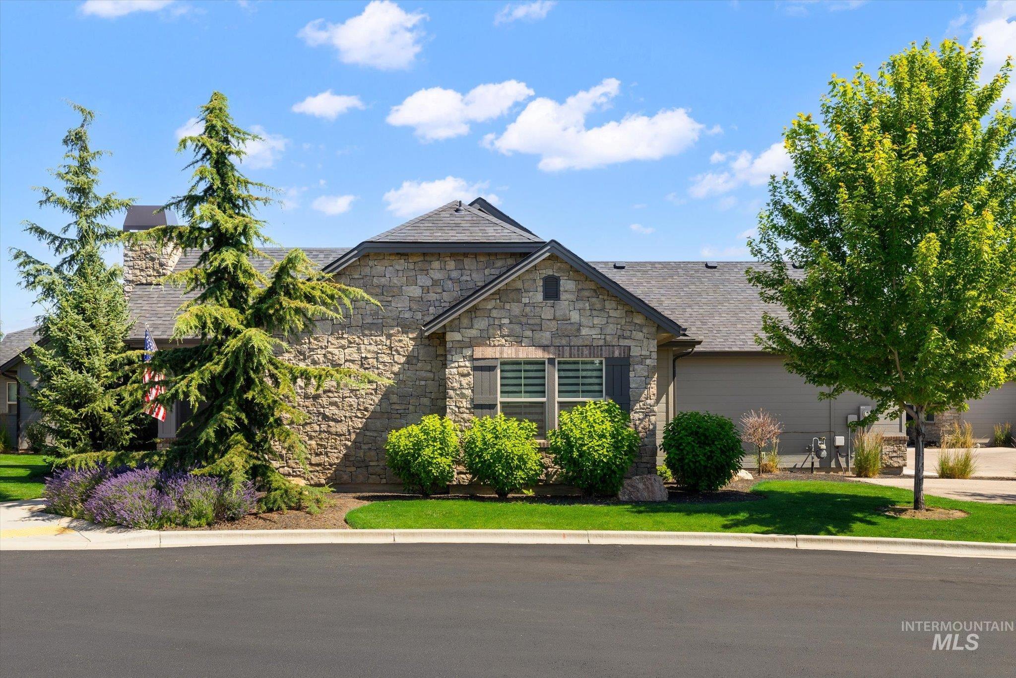 2020 S Gedalio Ln., Meridian, Idaho 83642, 2 Bedrooms, 2 Bathrooms, Residential For Sale, Price $489,900, 98991536