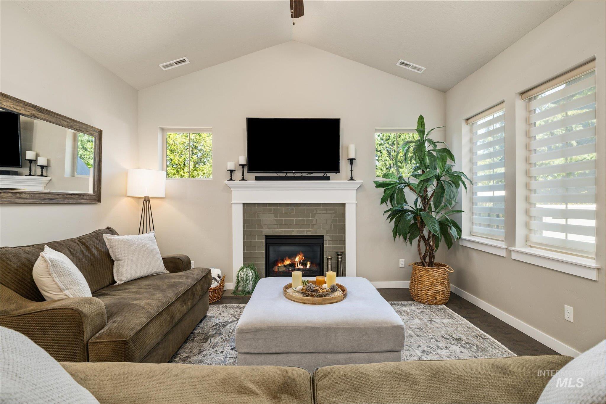 2020 S Gedalio Ln., Meridian, Idaho 83642, 2 Bedrooms, 2 Bathrooms, Residential For Sale, Price $489,900, 98991536