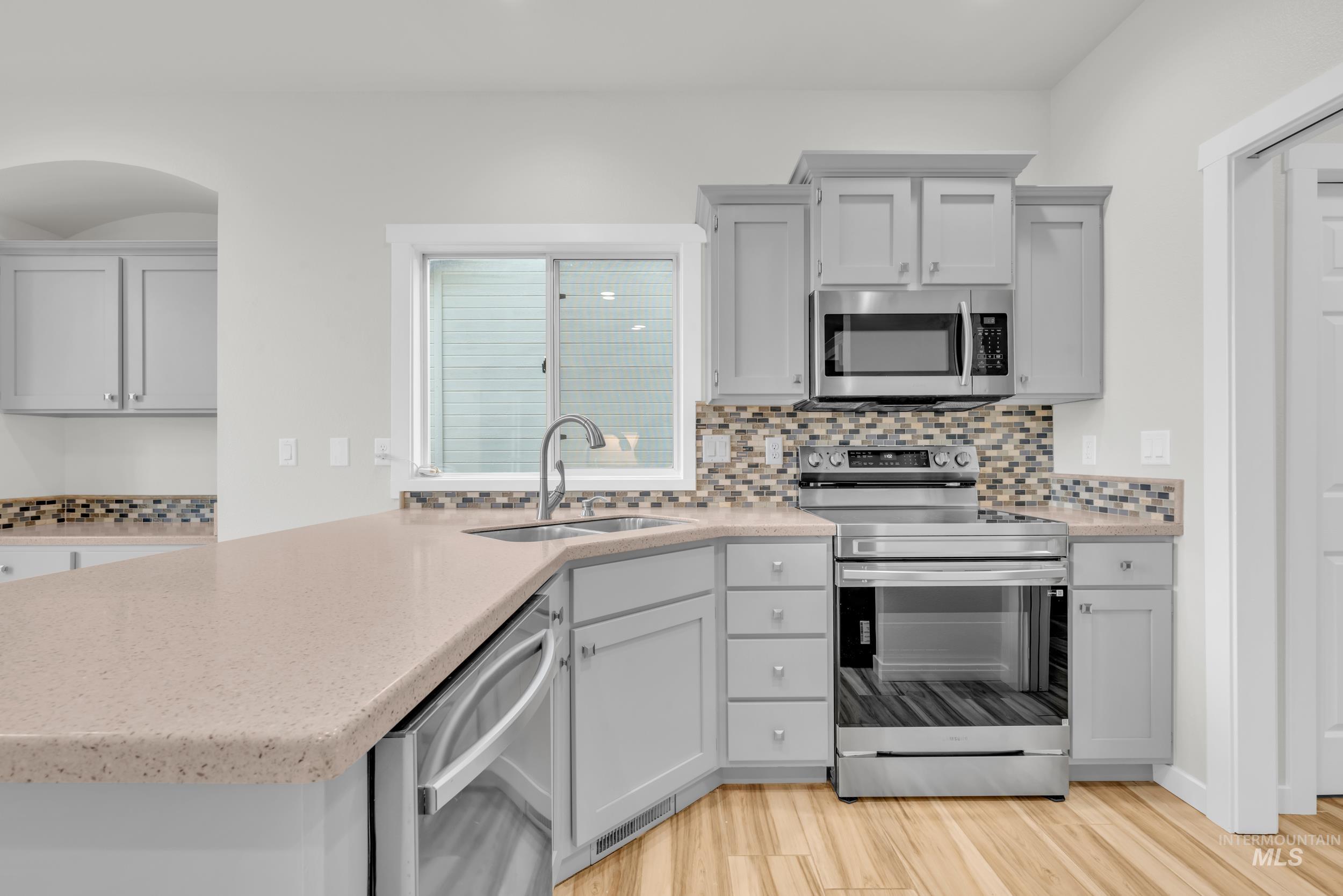 1889 Pilgrim ave, Boise, Idaho 83704, 3 Bedrooms, 2 Bathrooms, Residential Income For Sale, Price $475,000,MLS 98991539