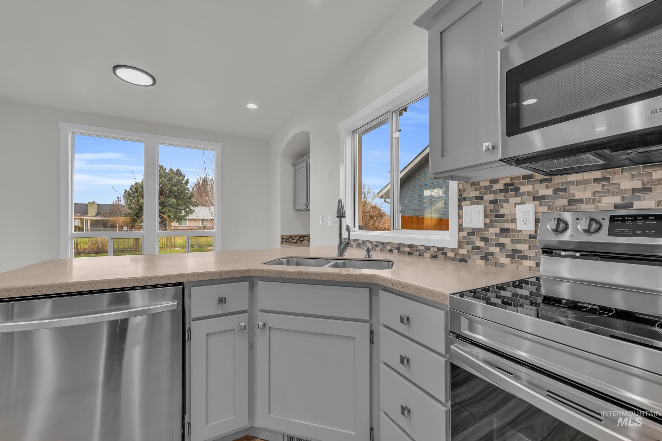 1889 Pilgrim ave, Boise, Idaho 83704, 3 Bedrooms, 2 Bathrooms, Residential Income For Sale, Price $475,000,MLS 98991539