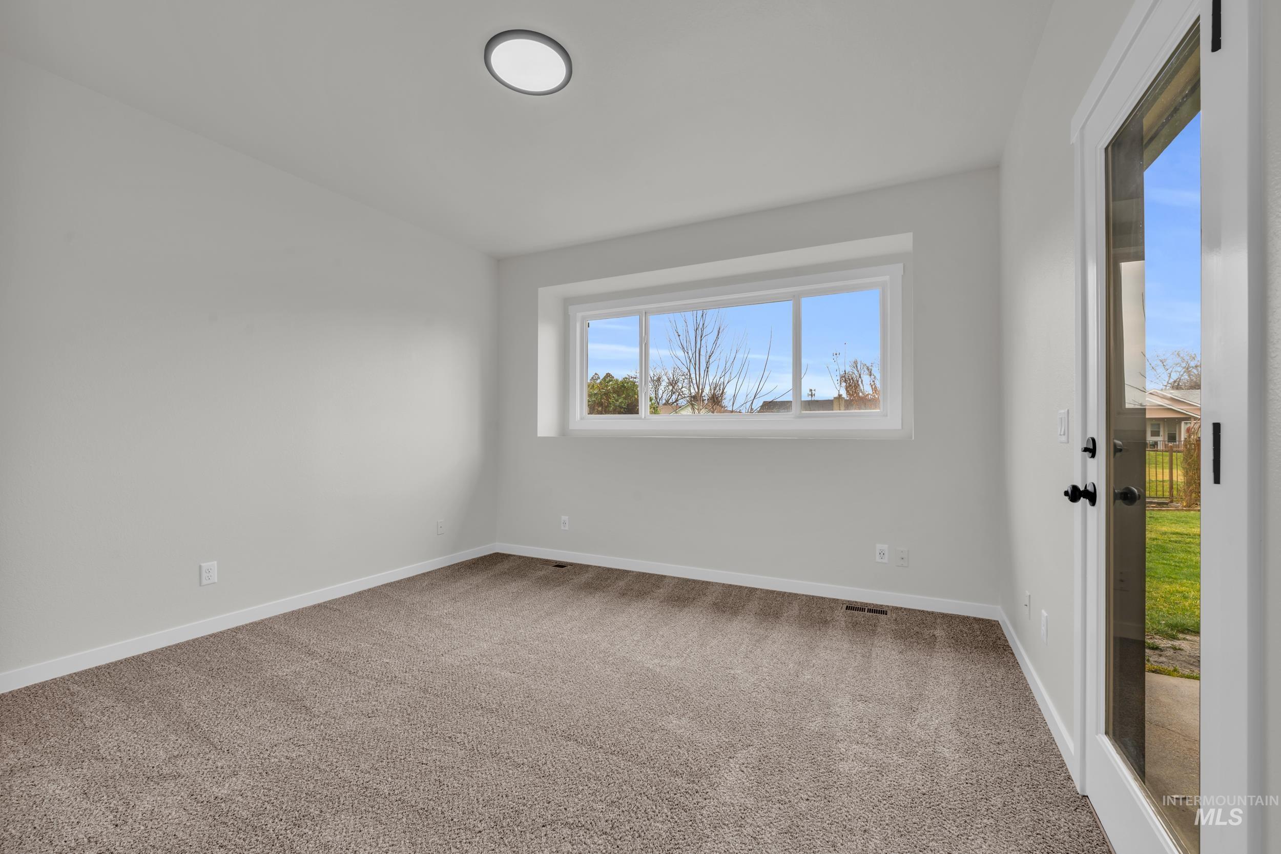 1889 Pilgrim ave, Boise, Idaho 83704, 3 Bedrooms, 2 Bathrooms, Residential Income For Sale, Price $475,000,MLS 98991539