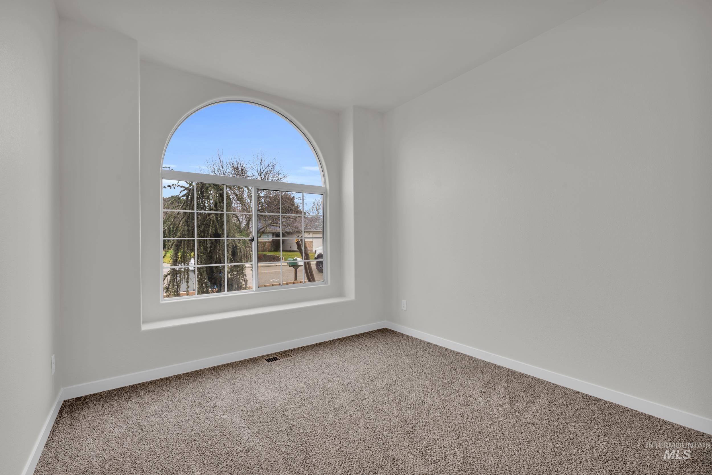 1889 Pilgrim ave, Boise, Idaho 83704, 3 Bedrooms, 2 Bathrooms, Residential Income For Sale, Price $475,000,MLS 98991539