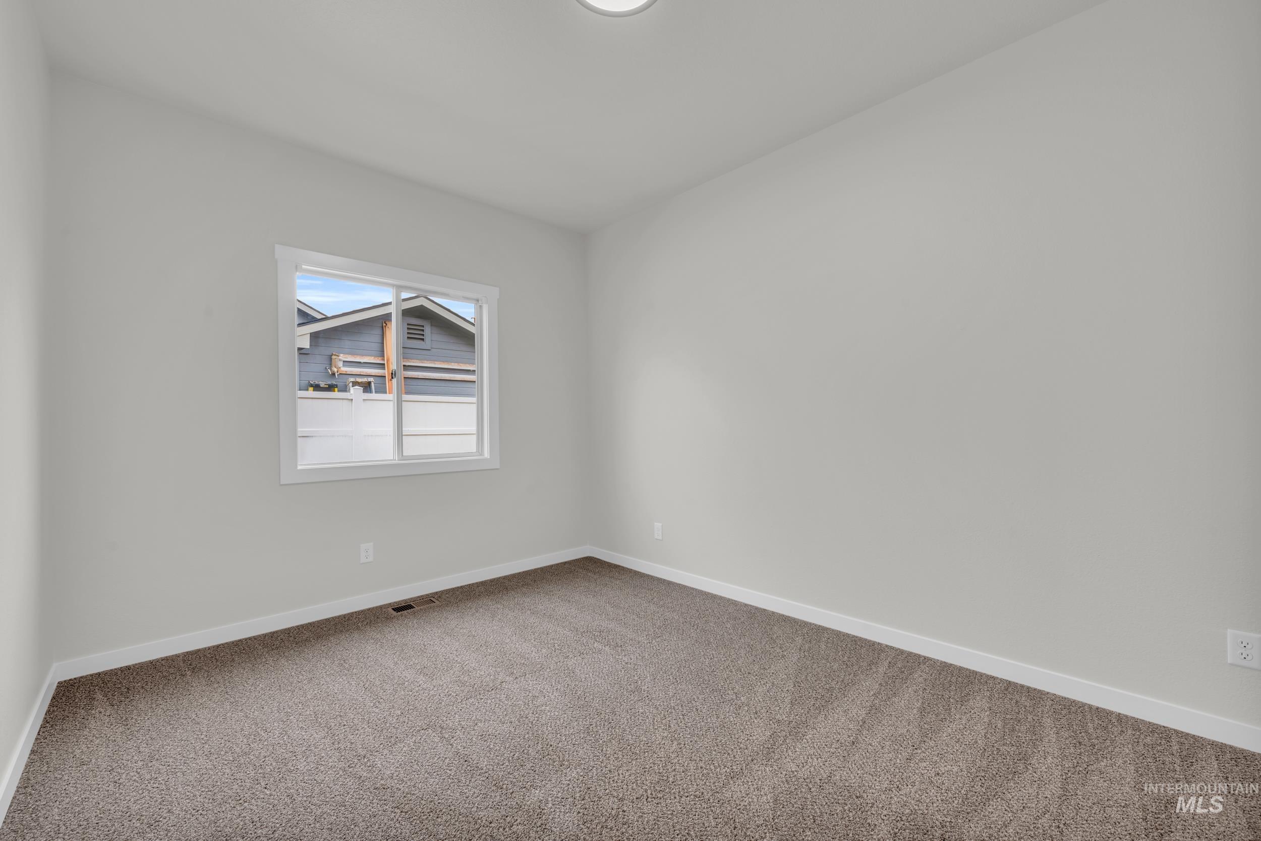 1889 Pilgrim ave, Boise, Idaho 83704, 3 Bedrooms, 2 Bathrooms, Residential Income For Sale, Price $475,000,MLS 98991539