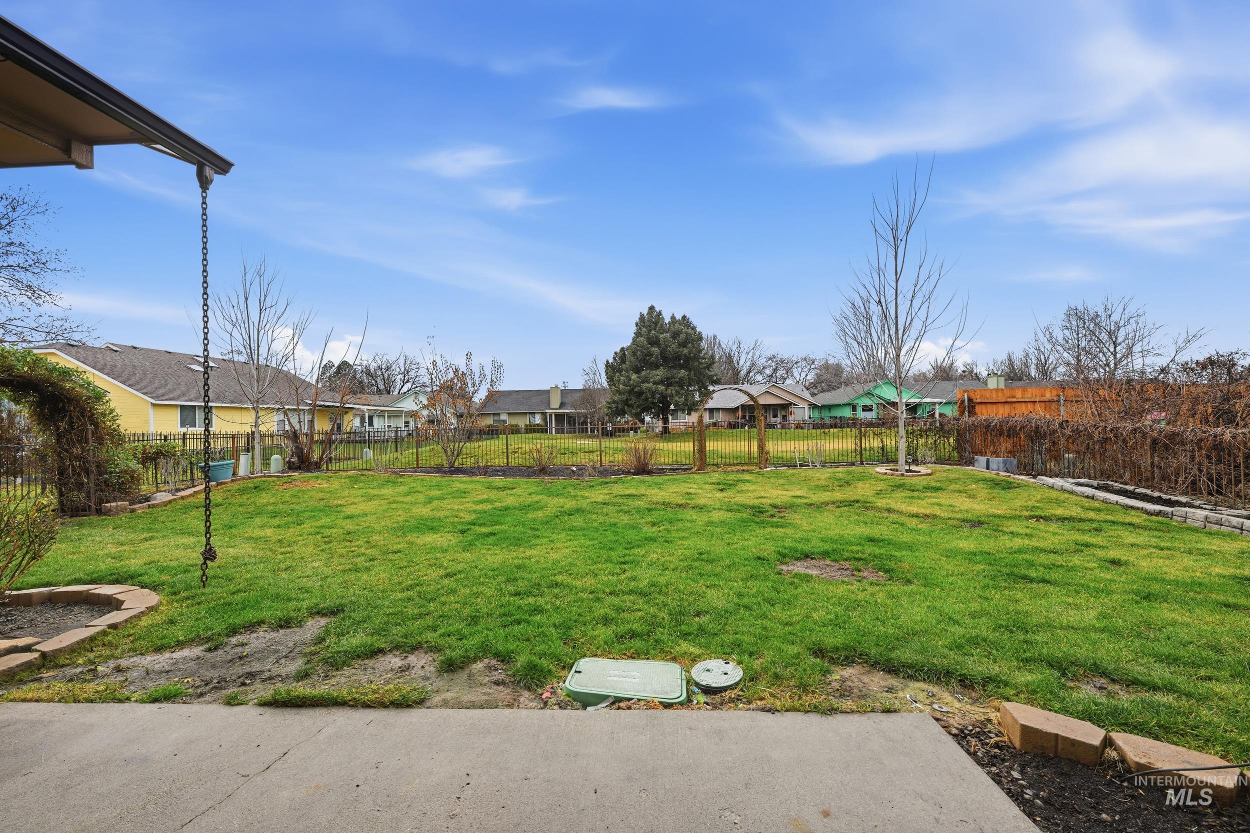 1889 Pilgrim ave, Boise, Idaho 83704, 3 Bedrooms, 2 Bathrooms, Residential Income For Sale, Price $475,000,MLS 98991539