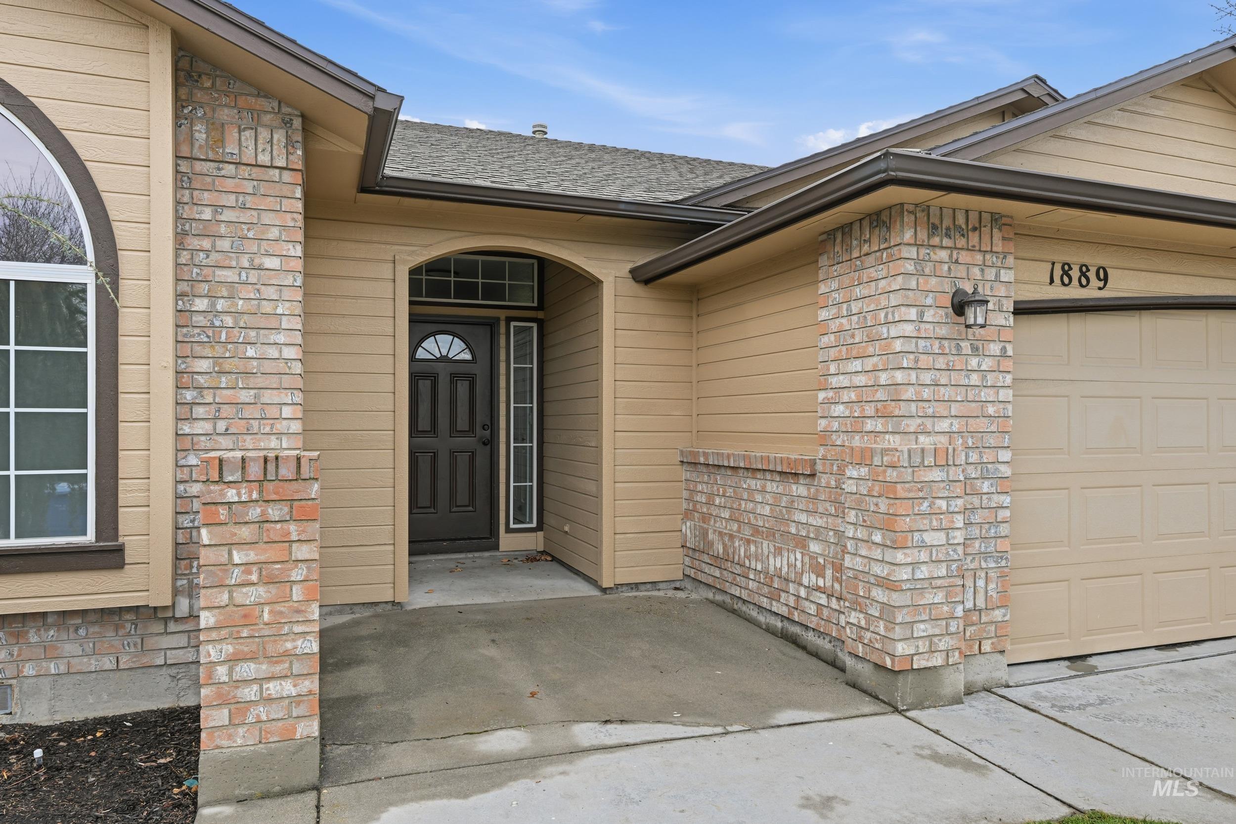 1889 Pilgrim ave, Boise, Idaho 83704, 3 Bedrooms, 2 Bathrooms, Residential Income For Sale, Price $475,000,MLS 98991539