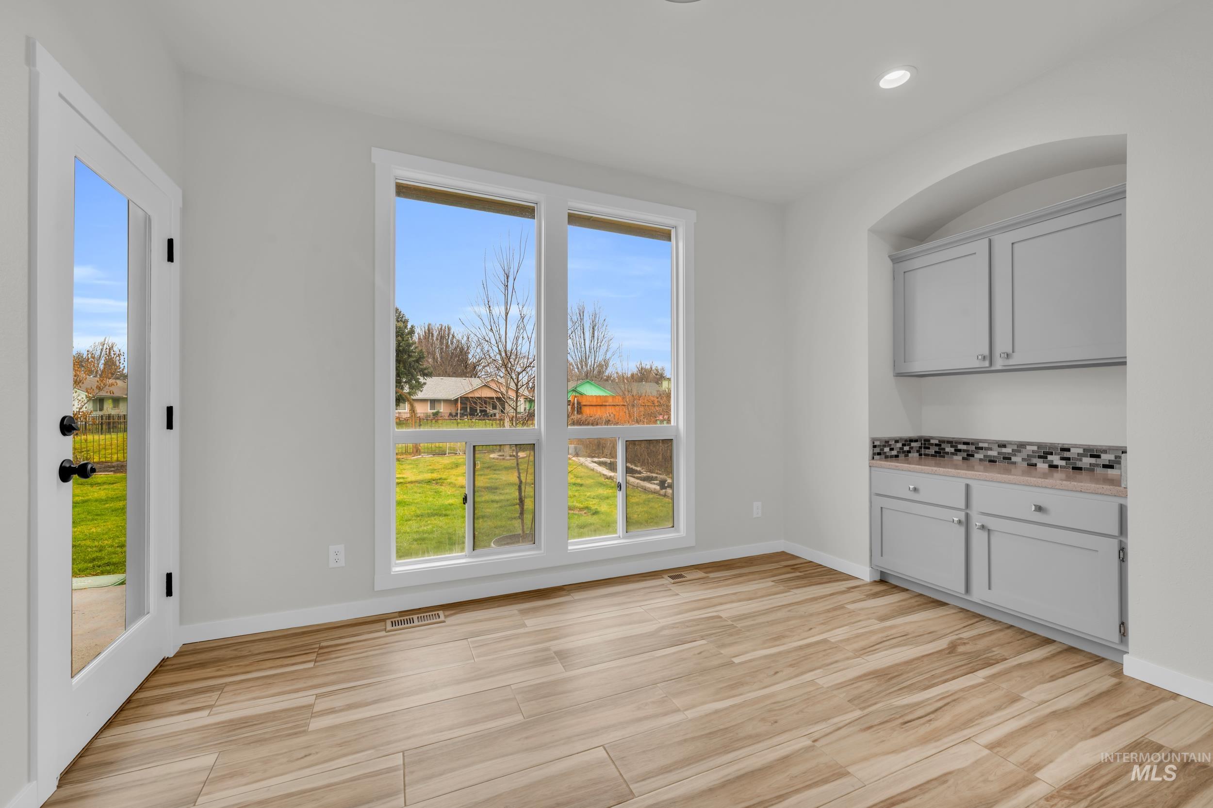 1889 Pilgrim ave, Boise, Idaho 83704, 3 Bedrooms, 2 Bathrooms, Residential Income For Sale, Price $475,000,MLS 98991539