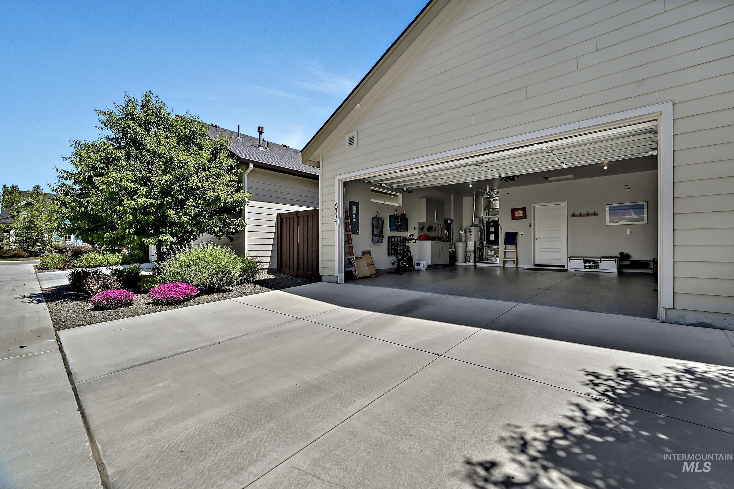 6271 N San Vito Lane, Meridian, Idaho 83646, 3 Bedrooms, 2 Bathrooms, Residential For Sale, Price $549,900, 98991541