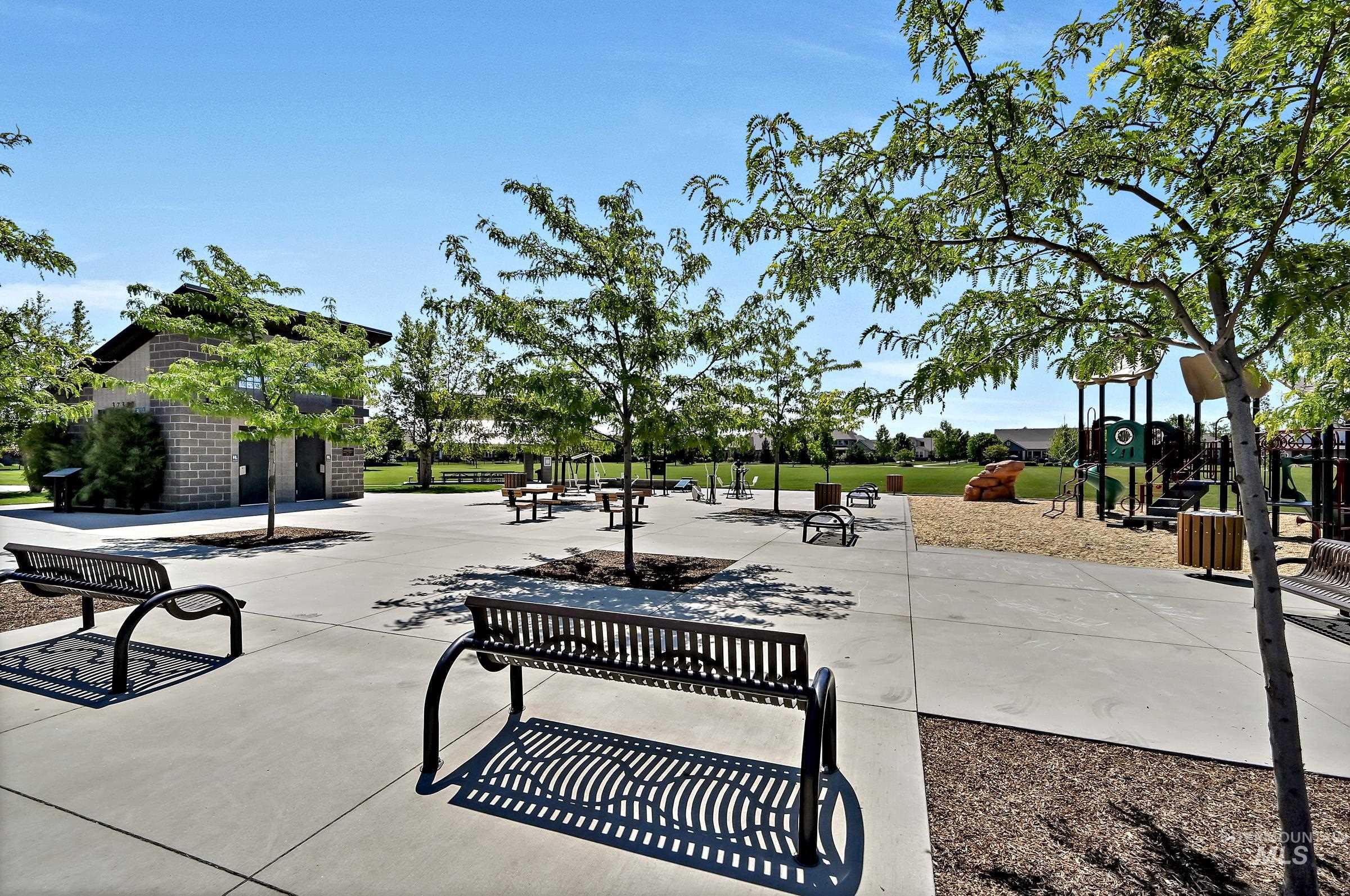 6271 N San Vito Lane, Meridian, Idaho 83646, 3 Bedrooms, 2 Bathrooms, Residential For Sale, Price $549,900, 98991541