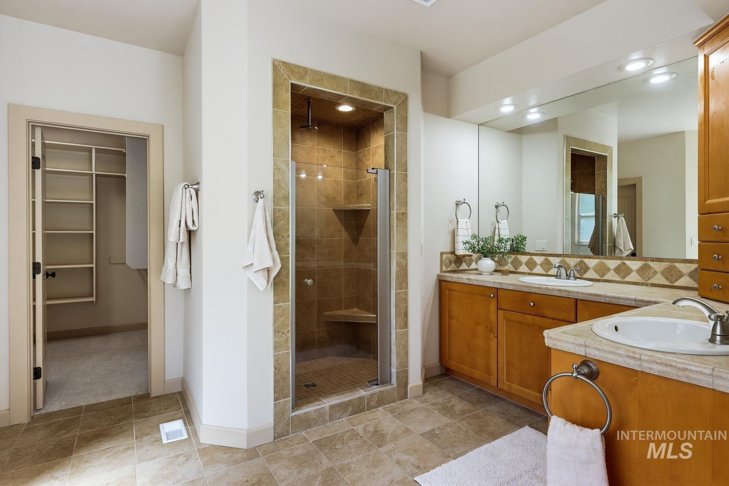 1164 S Island Glenn Way, Eagle, Idaho 83616, 4 Bedrooms, 3.5 Bathrooms, Residential For Sale, Price $999,999, 98991542