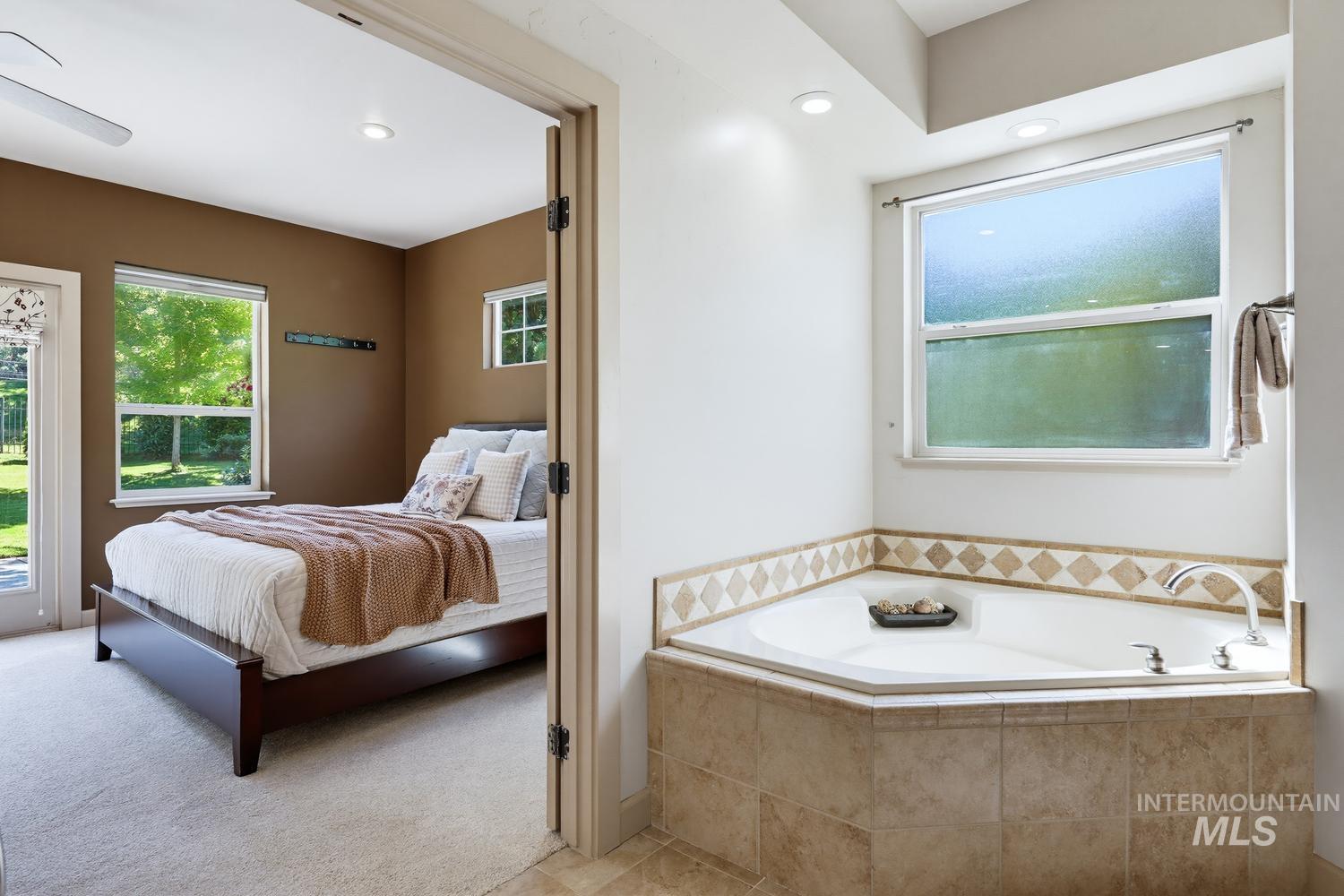 1164 S Island Glenn Way, Eagle, Idaho 83616, 4 Bedrooms, 3.5 Bathrooms, Residential For Sale, Price $999,999, 98991542