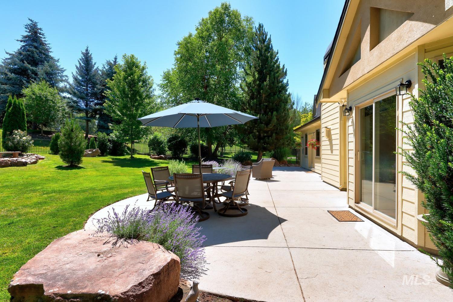 1164 S Island Glenn Way, Eagle, Idaho 83616, 4 Bedrooms, 3.5 Bathrooms, Residential For Sale, Price $999,999, 98991542