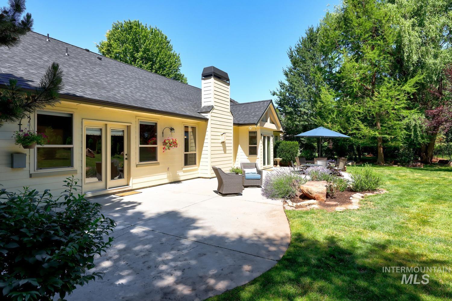 1164 S Island Glenn Way, Eagle, Idaho 83616, 4 Bedrooms, 3.5 Bathrooms, Residential For Sale, Price $999,999, 98991542