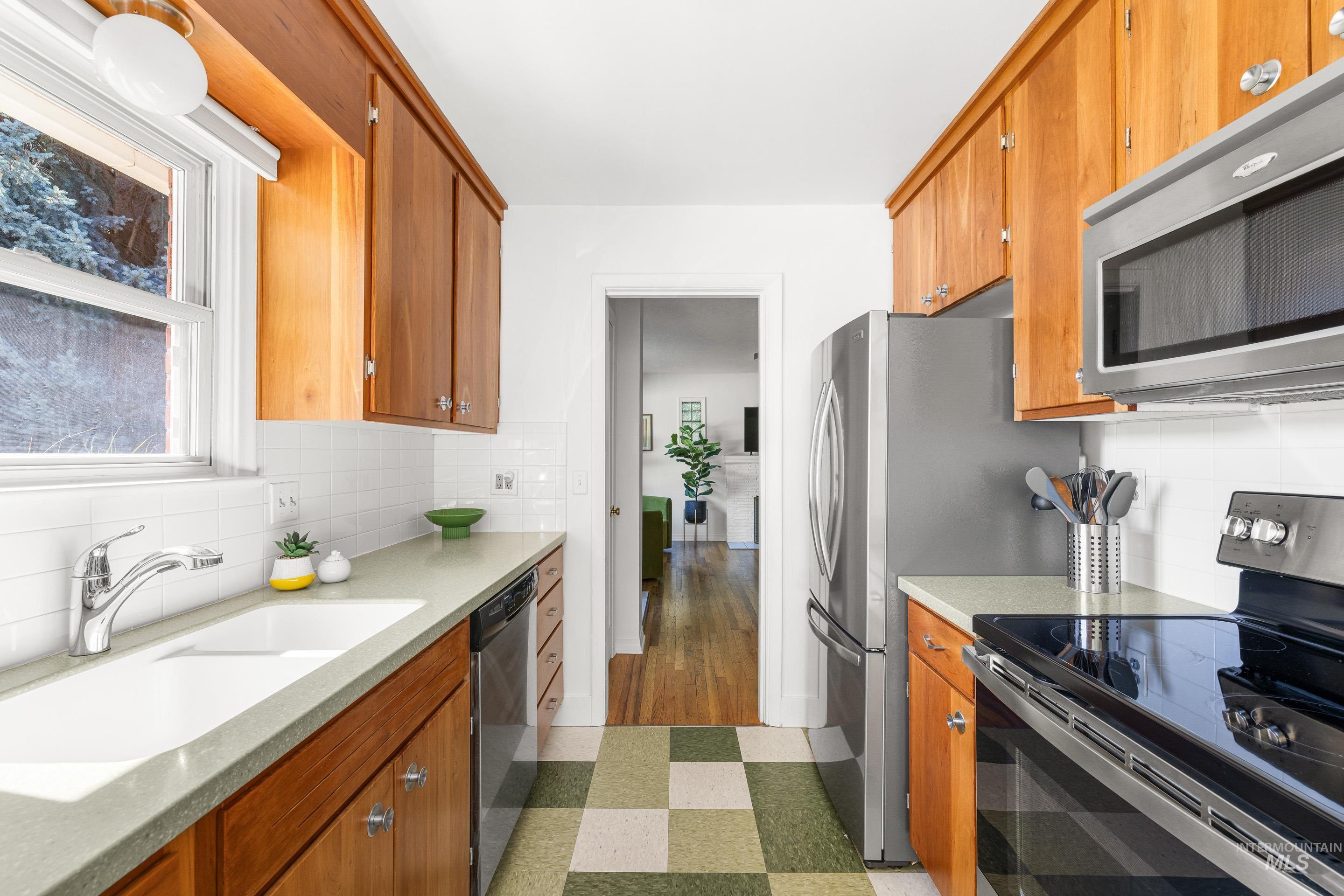 1721 N Beach St, Boise, Idaho 83706, 3 Bedrooms, 1 Bathroom, Residential For Sale, Price $479,000,MLS 98991546